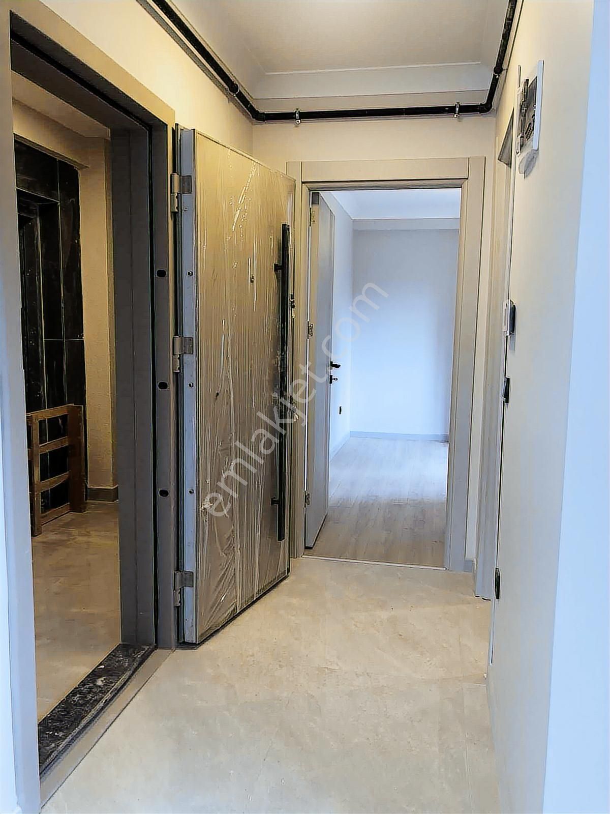 Küçükbakkalköy Bankalara Yakın Lüks 1+ 1 Daire 41.000tl - Görsel 2