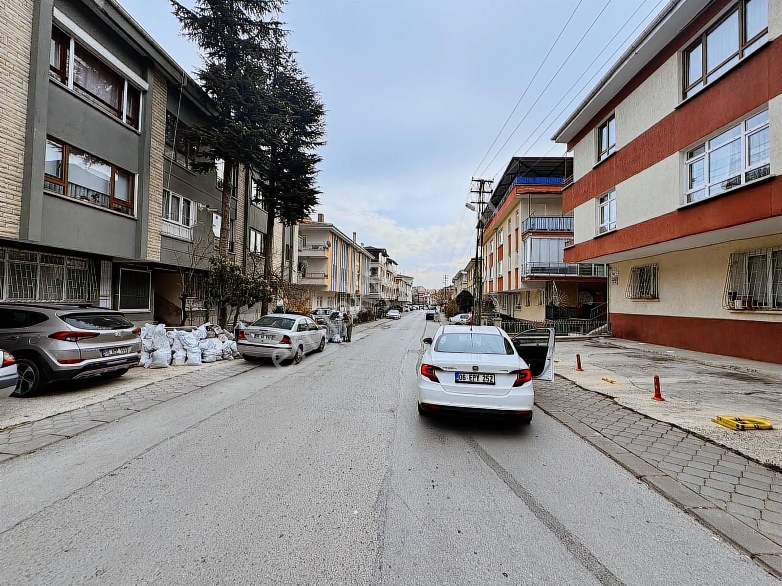 Altın Anahtardan A.eğlence Yakını Katta Ön Cephe Acil - Görsel 29