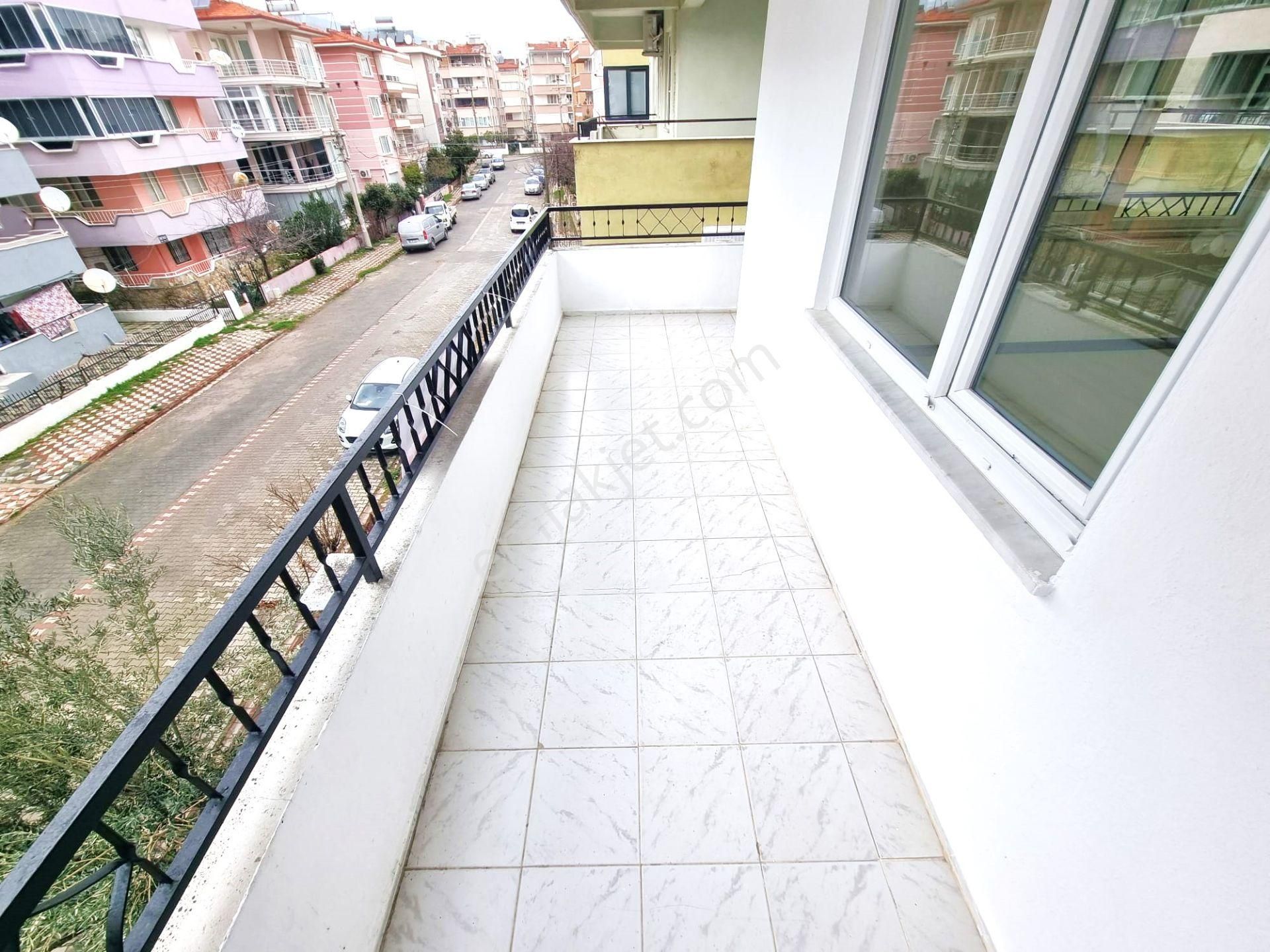 🎇akçay Merkez'de Aygül'den🎇 Şık Mimari Tasarımlı Ön Cephe Ara Kat Ayrı Mutfaklı 2+1 Satılık Daire - Görsel 35