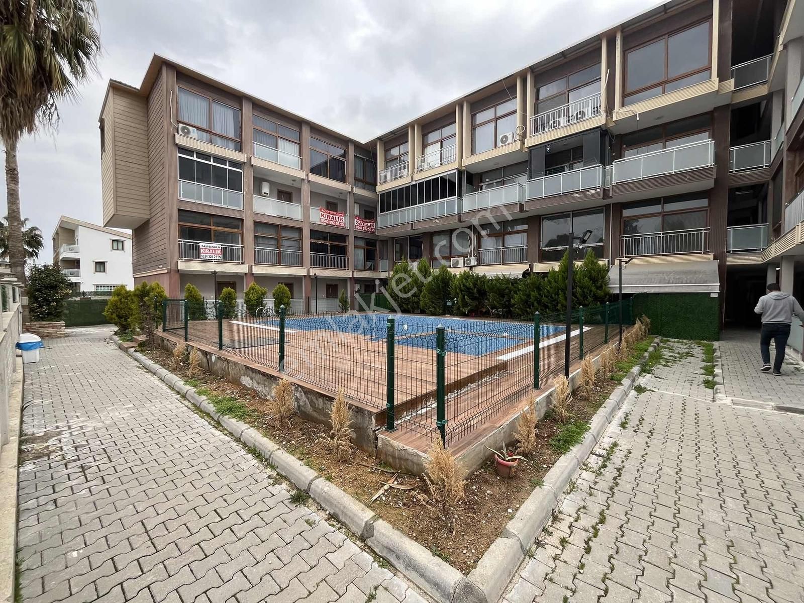 Karslılar'da Havuzlu Site İçi 2+1 Dublex Satılık Daire