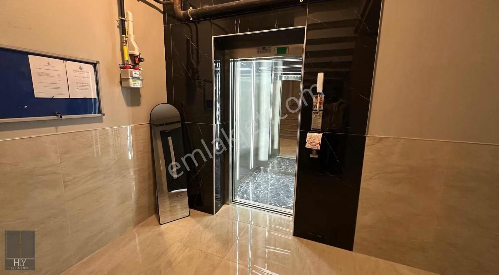 Hly Gayrimenkulden Bahçelievler Mah.de Lüks 1+1 Eşyalı Satılık - Görsel 10