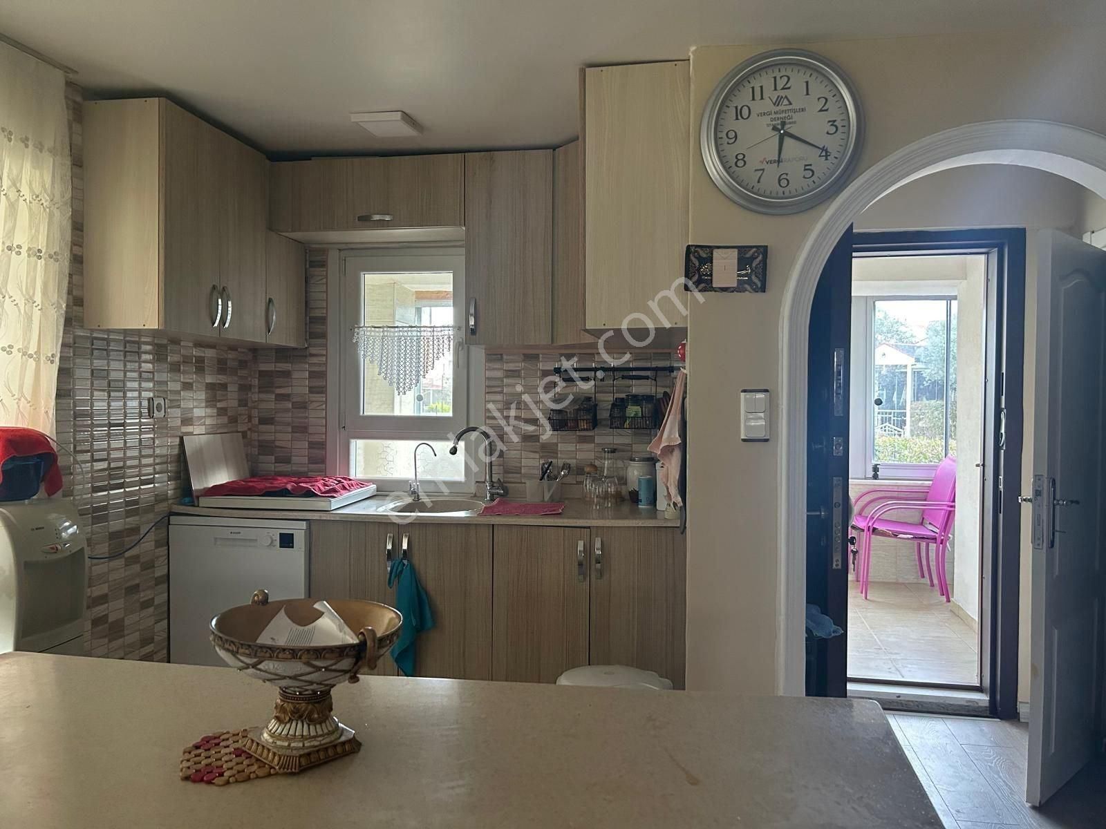 Ayvalık Altınova Akasya Sitesinde Masrafsız Satılık Villa - Görsel 14