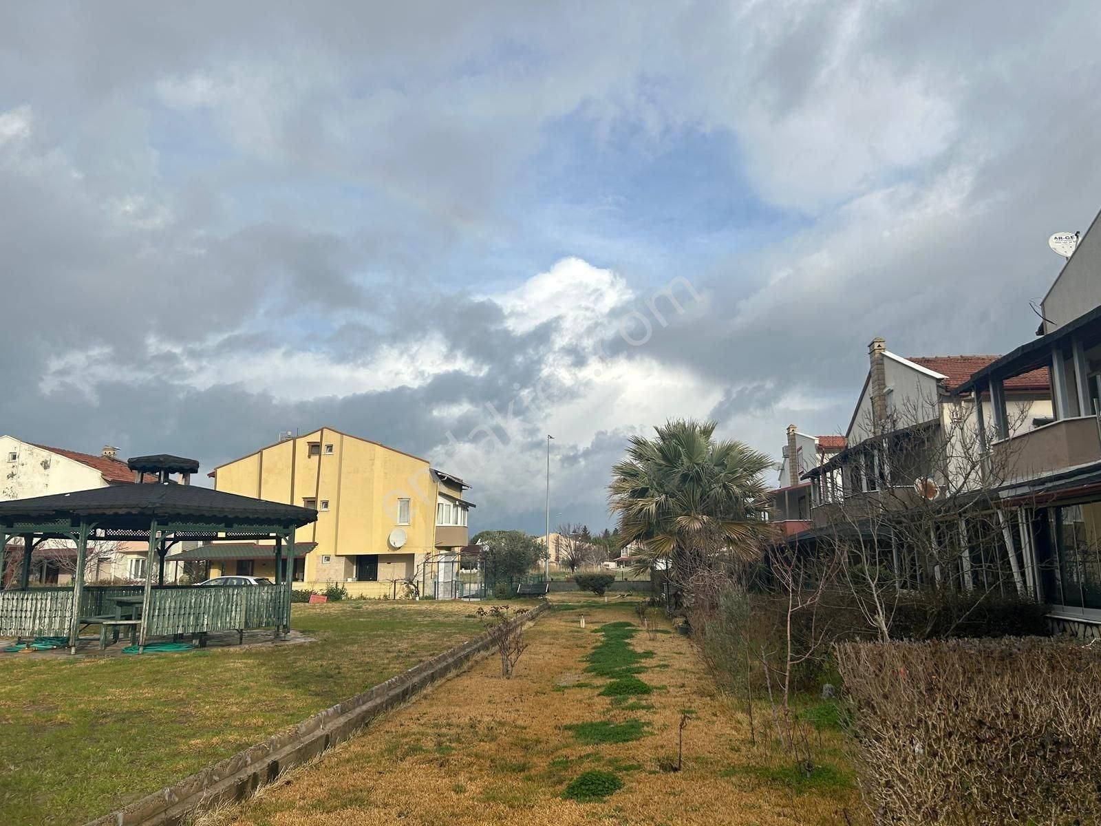 Ayvalık Altınova Akasya Sitesinde Masrafsız Satılık Villa - Görsel 3