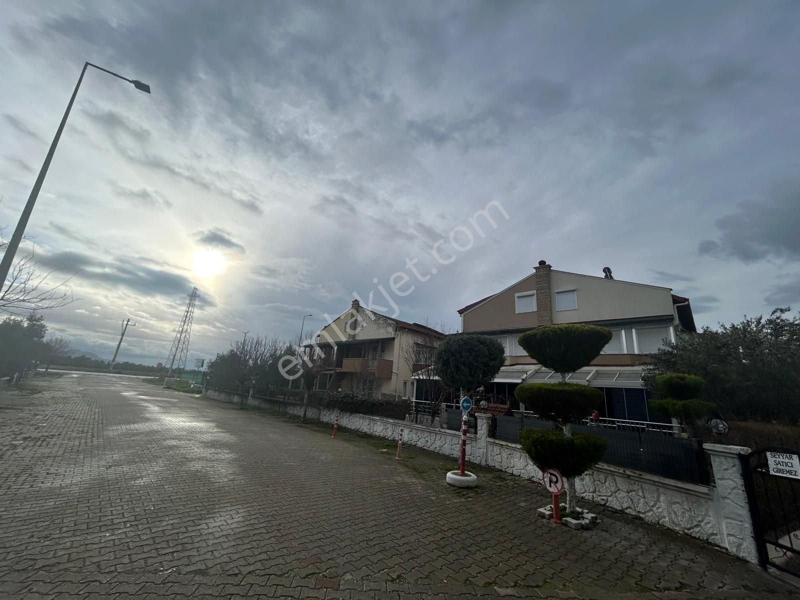 Ayvalık Altınova Akasya Sitesinde Masrafsız Satılık Villa - Görsel 4