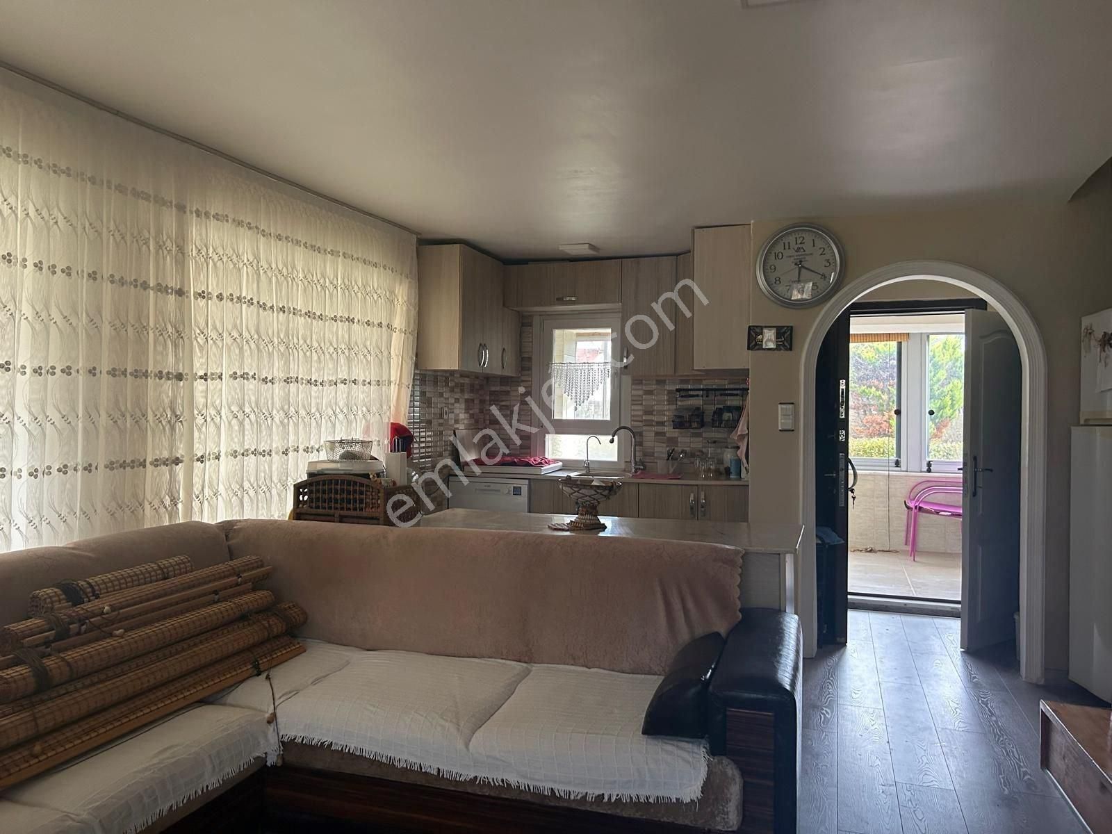 Ayvalık Altınova Akasya Sitesinde Masrafsız Satılık Villa - Görsel 15