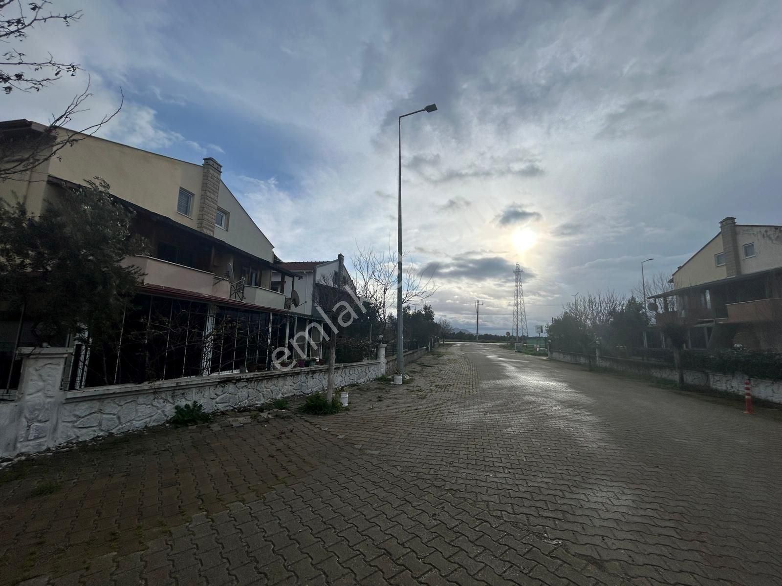 Ayvalık Altınova Akasya Sitesinde Masrafsız Satılık Villa - Görsel 5