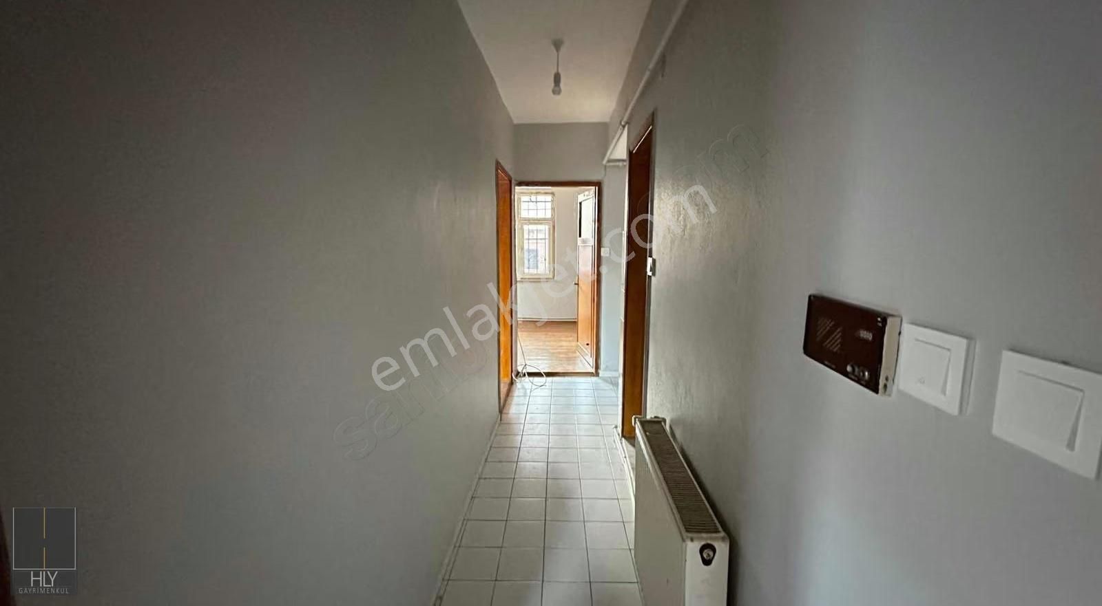 Hly Gayrimenkulden Plevne Mah.de 2+1 Ayrı Mutfak Bodrum Kiralık - Görsel 4