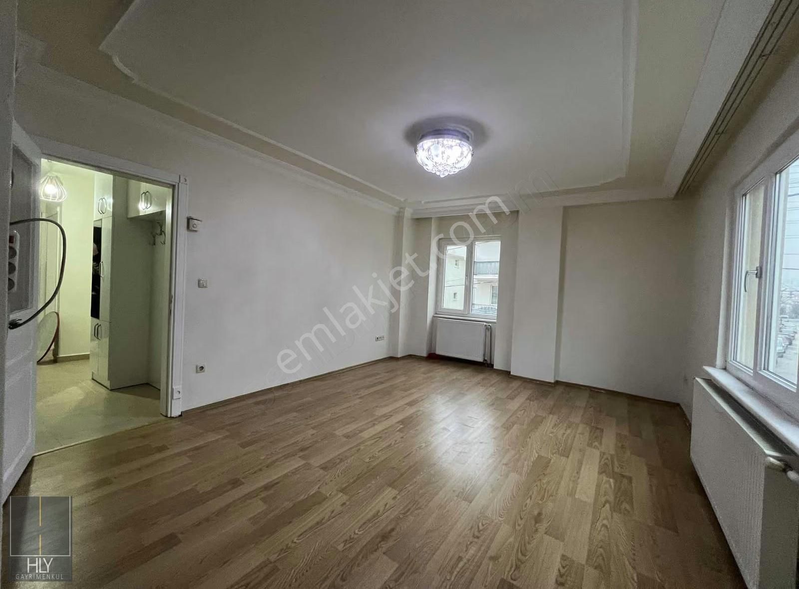 Hly Gayrimenkul'den Alihikmet Paşa Mah.de Kiralık 2+1 Daire - Görsel 2