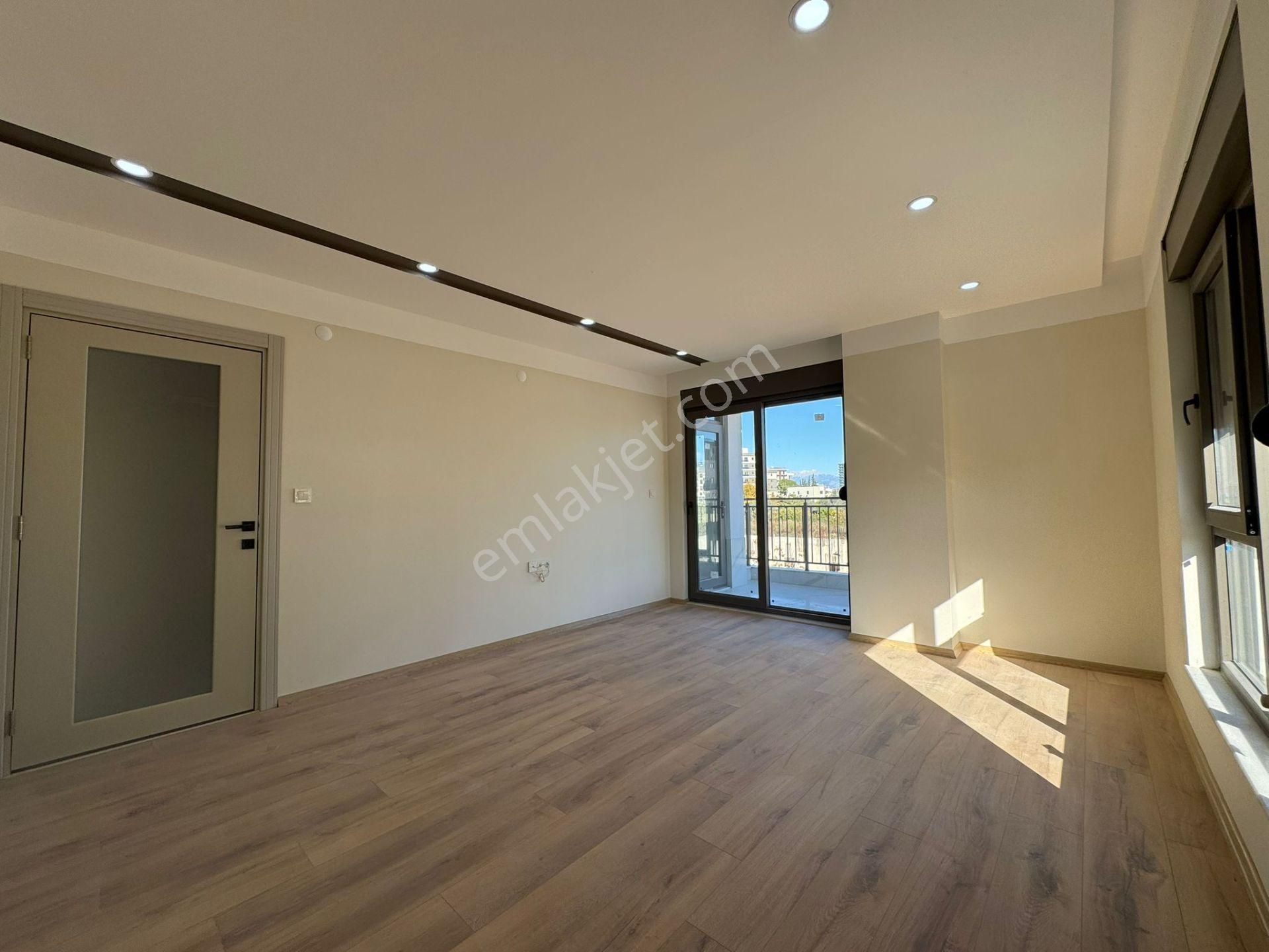 Merkezi Konumda Şık Tasarımlı 2+1 Ayrı Mutfak Daire