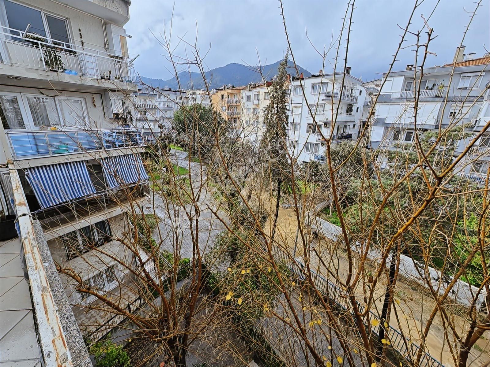 Balçova Eğitim Mahallesinde Otoban Yakını 3+1 Kiralık Daire - Görsel 28