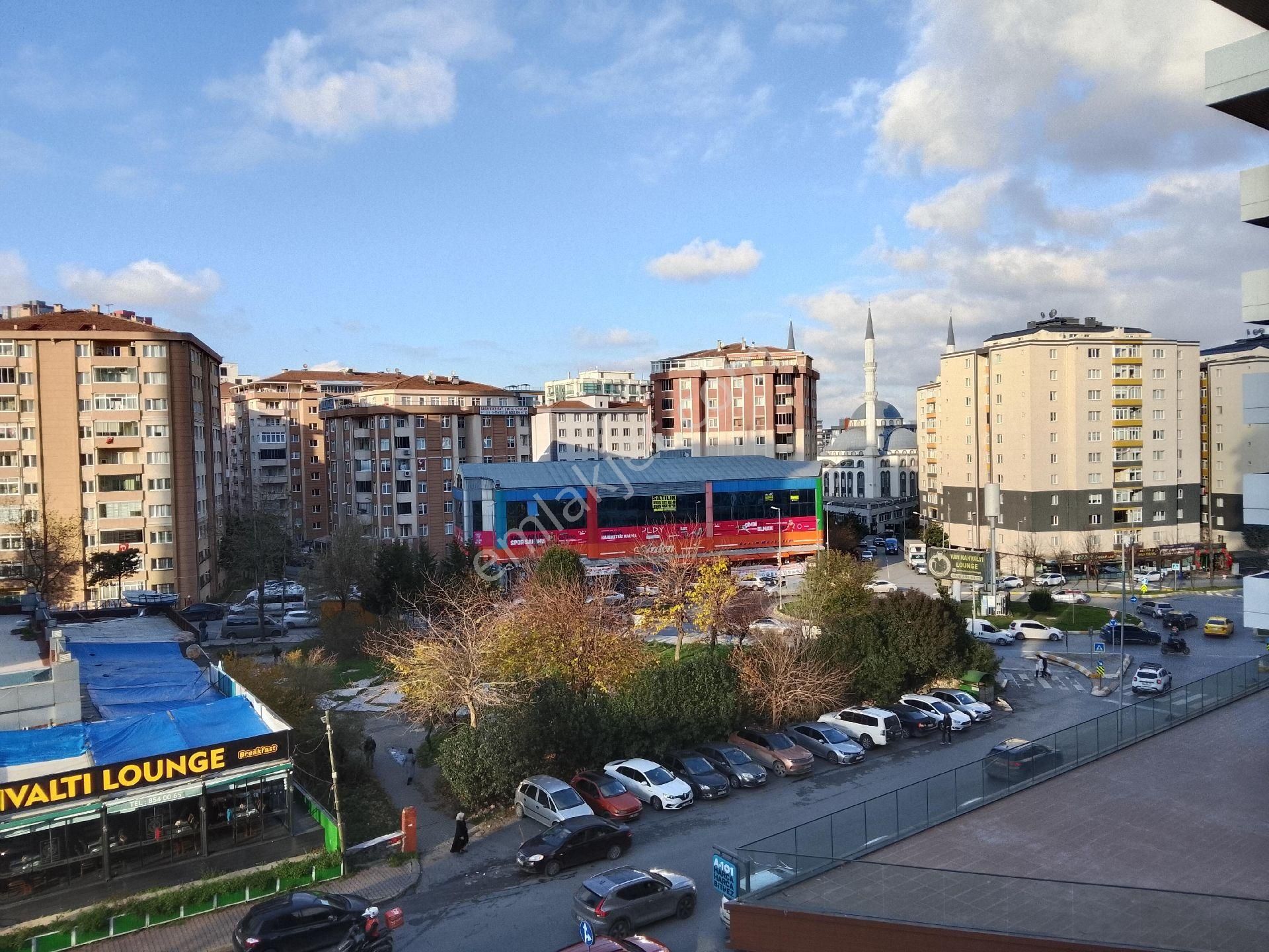 Beylikduzu Kiralik 2+1 Acik Mutfak Ofis Metrobuse Yakin 30.000