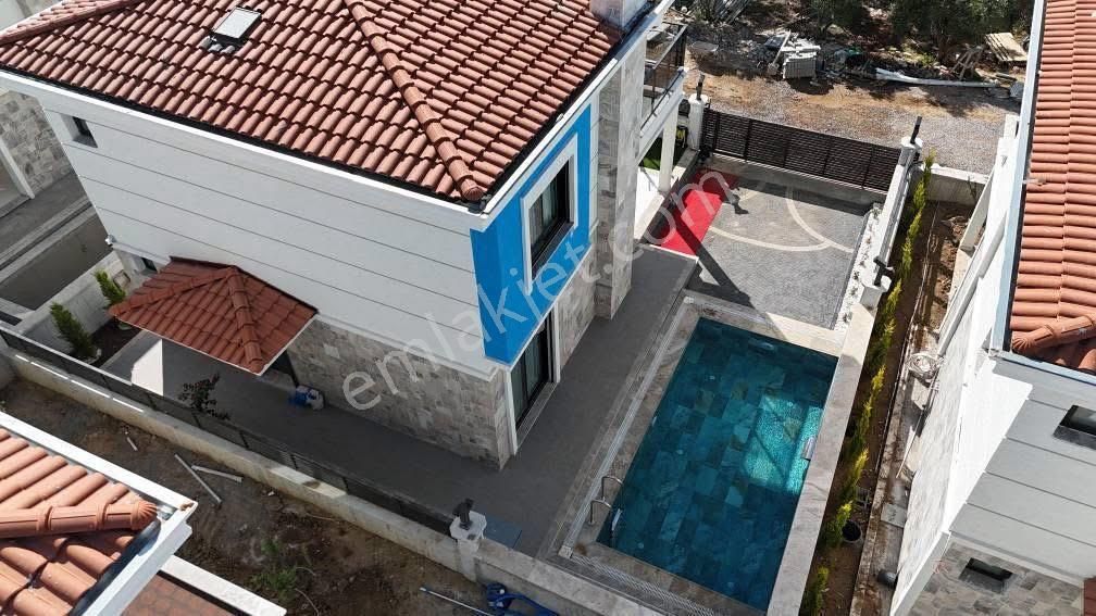 Kuşadası Davutlar Bölgesinde Satılık 3+1 Villa - Görsel 2