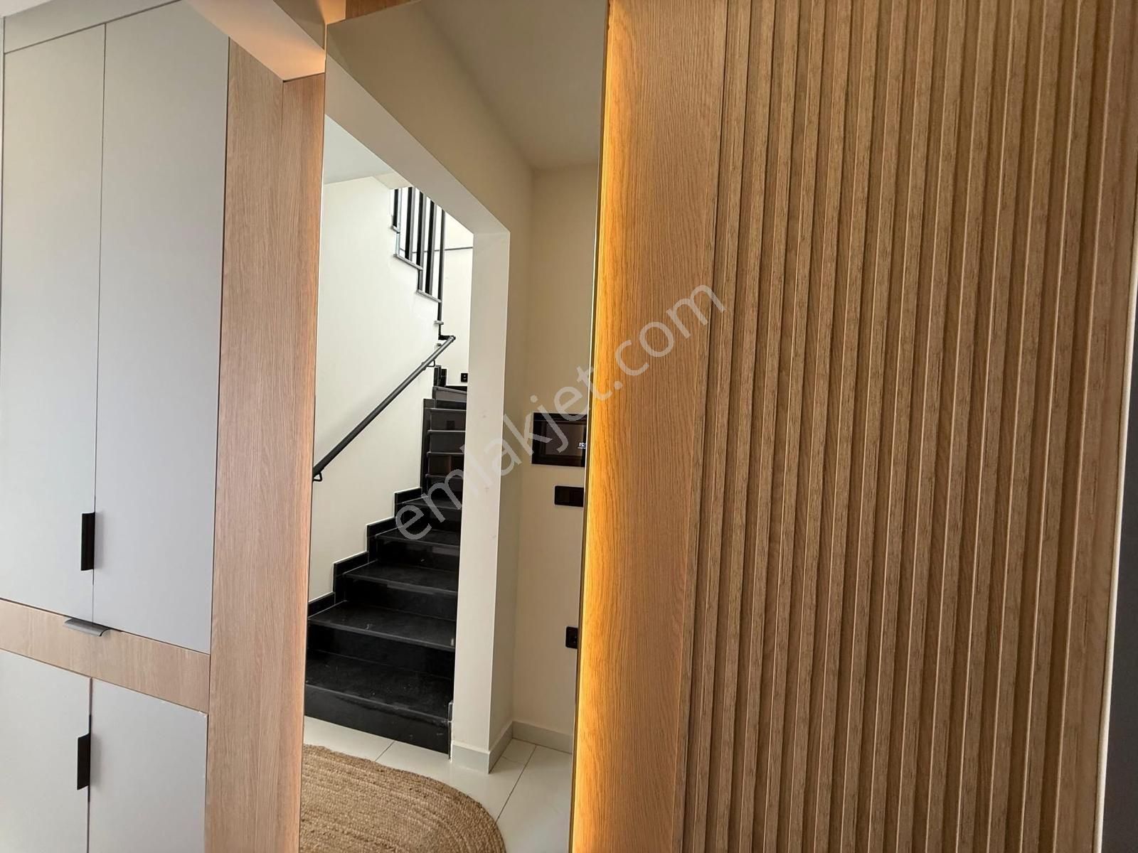 Kuşadası Davutlar Bölgesinde Satılık 3+1 Villa - Görsel 14