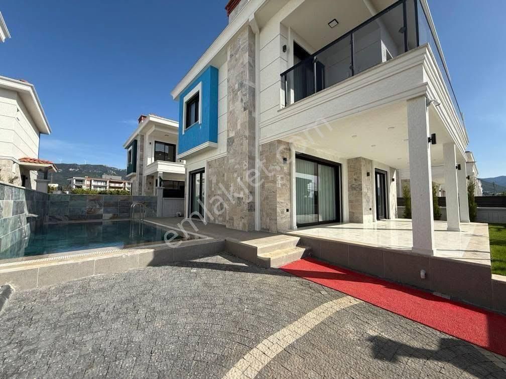 Kuşadası Davutlar Bölgesinde Satılık 3+1 Villa - Görsel 4