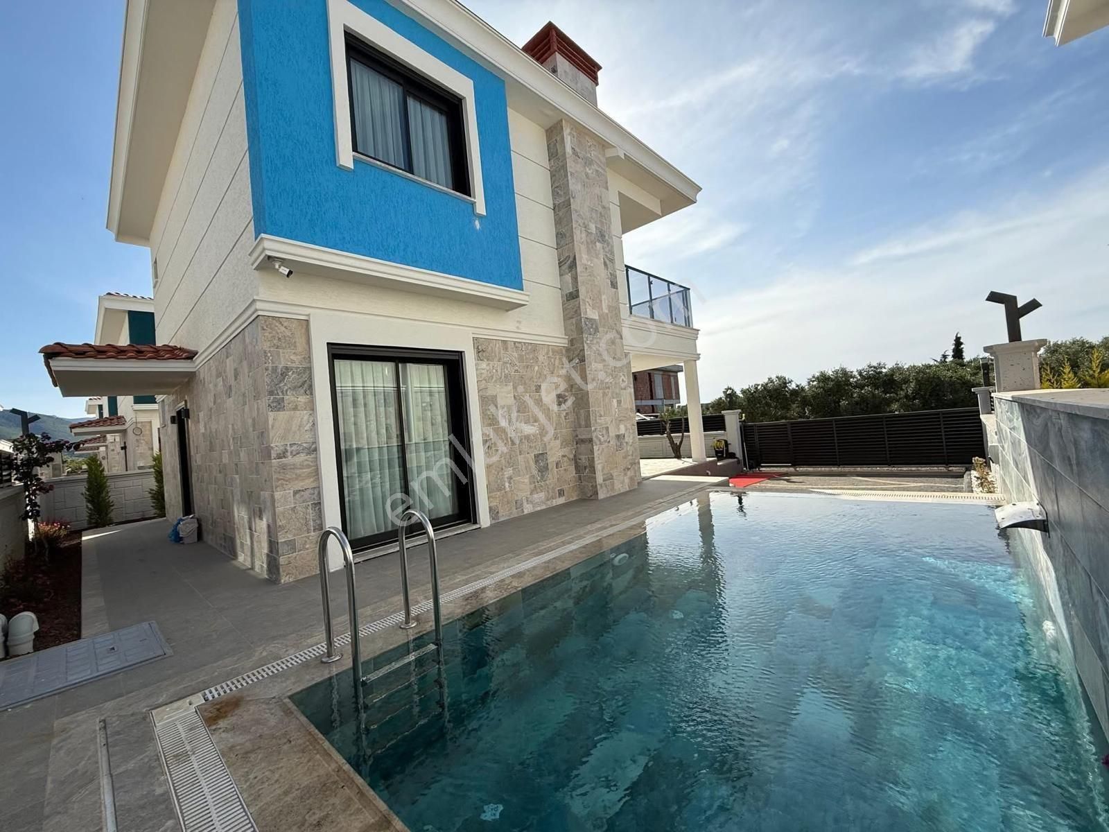 Kuşadası Davutlar Bölgesinde Satılık 3+1 Villa - Görsel 8