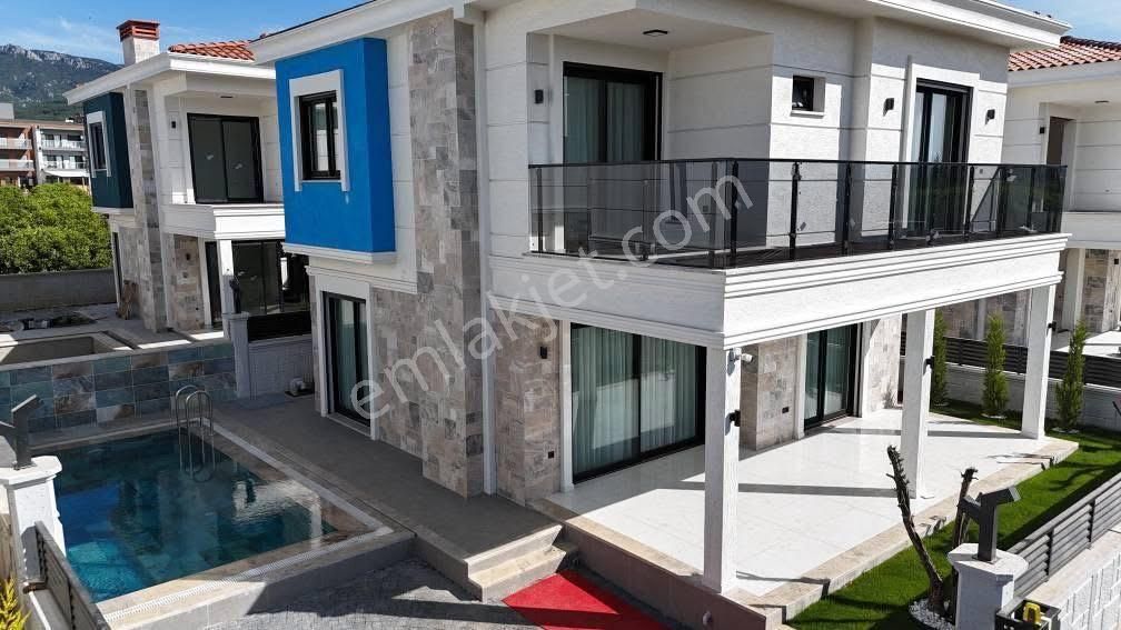 Kuşadası Davutlar Bölgesinde Satılık 3+1 Villa - Görsel 7