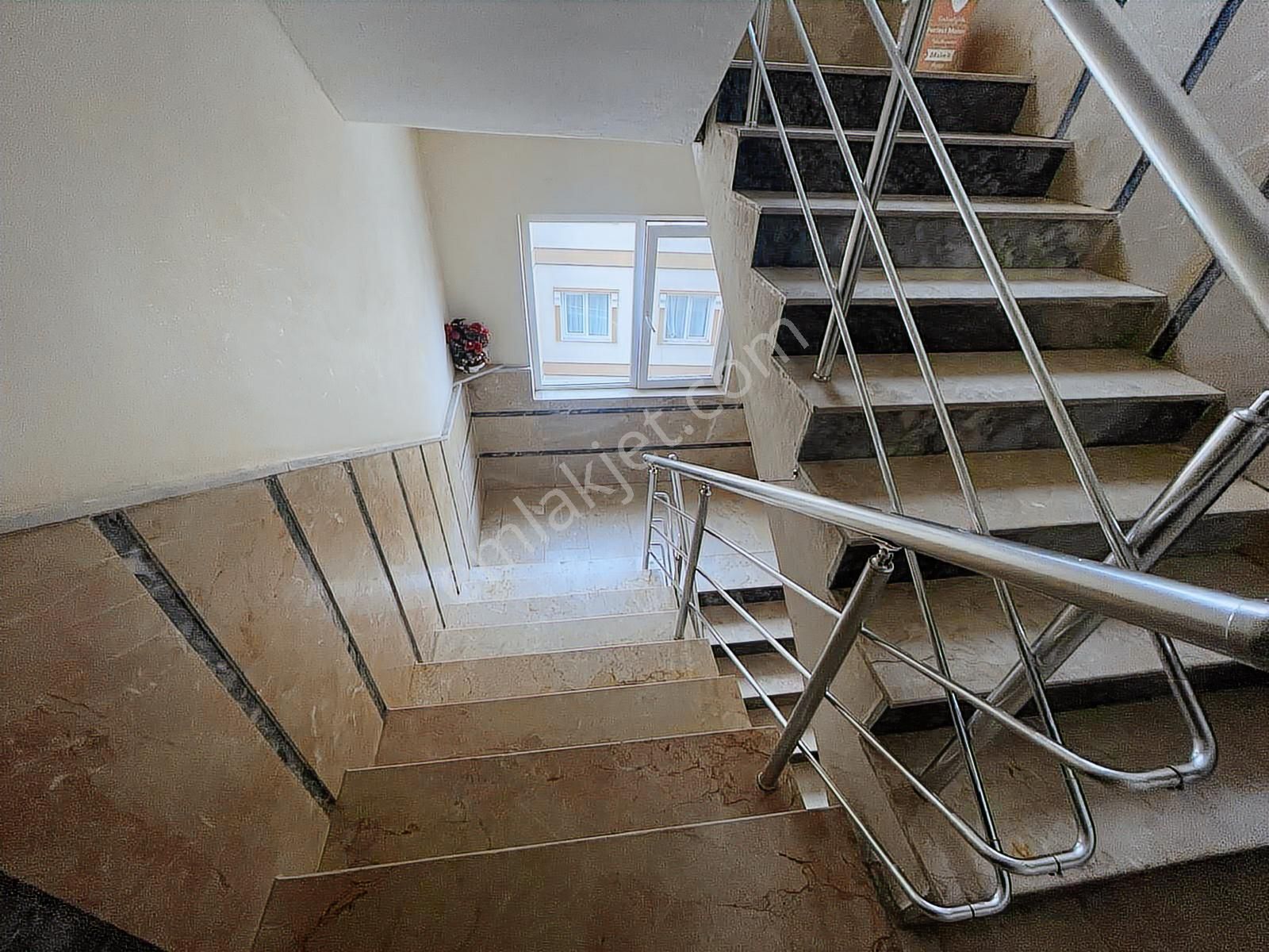 Malazgirt Mah"de 3+1 Ön Cepheli Ara Katta Masrafsız Daire !!! - Görsel 25