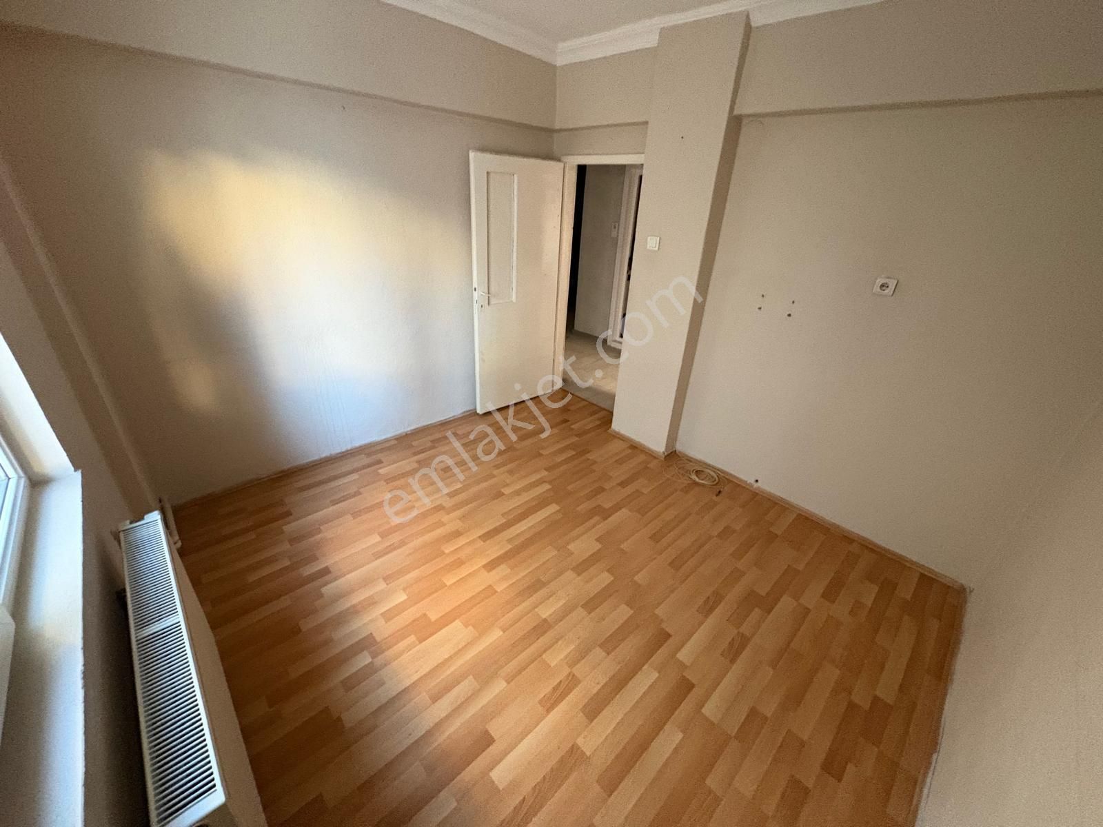 Maraşal Çakmak Mah"de 3+1 Ara Katta Ebeveyn Banyolu Yapılı Daire - Görsel 9