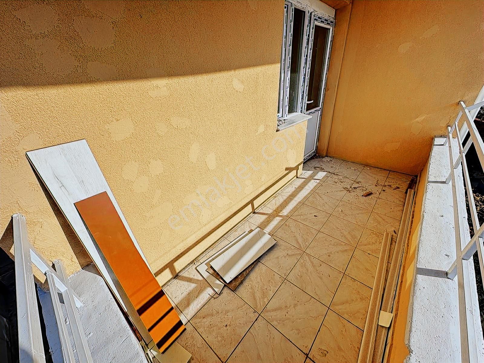 Plevne Mah"de 3+1 110m2 Katta Cadde Cepheli Full Yapılı Daire !! - Görsel 7