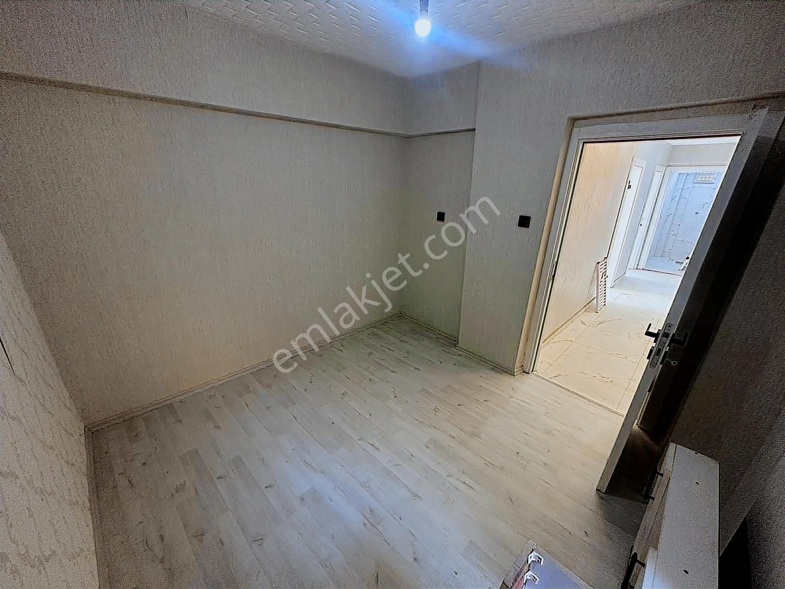 Plevne Mah"de 3+1 110m2 Katta Cadde Cepheli Full Yapılı Daire !! - Görsel 6