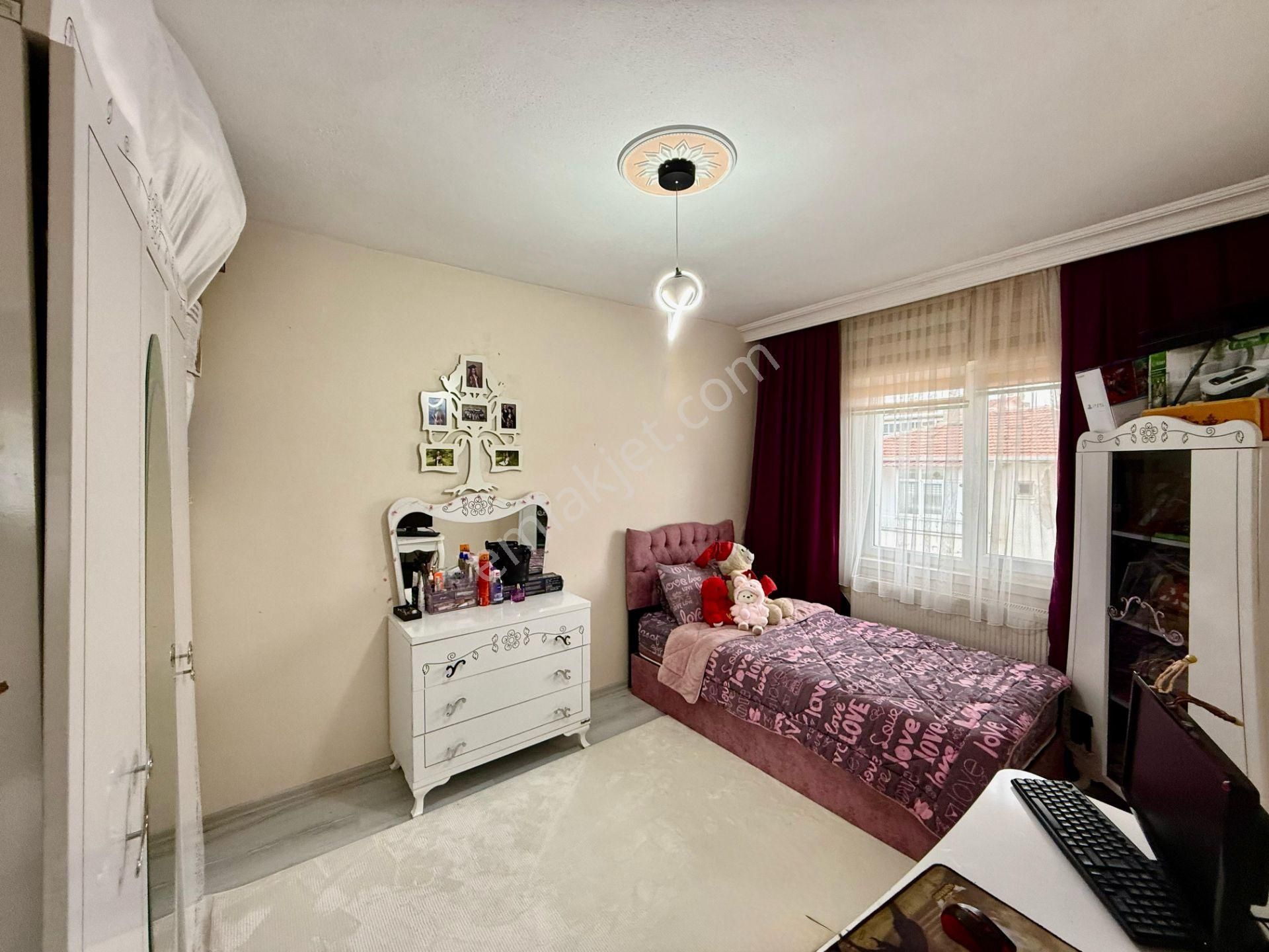 Kalecik Emlak'tan Merkezde 3+1 Güney Cephe Lüx Yapılı Daire - Görsel 13