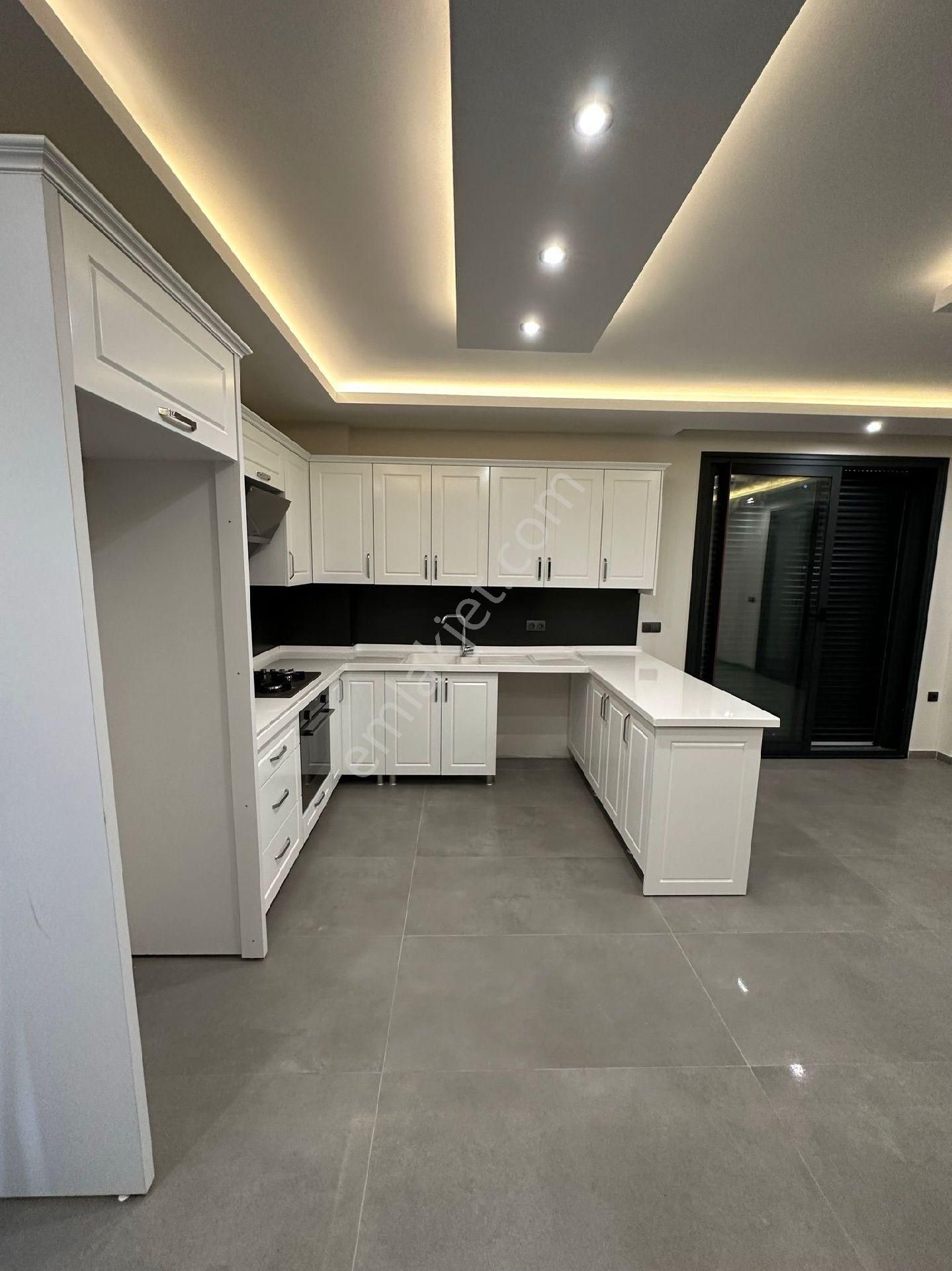 Kuşadası Güzelçamlıda Denize Yakın Müstakil Villa - Görsel 15