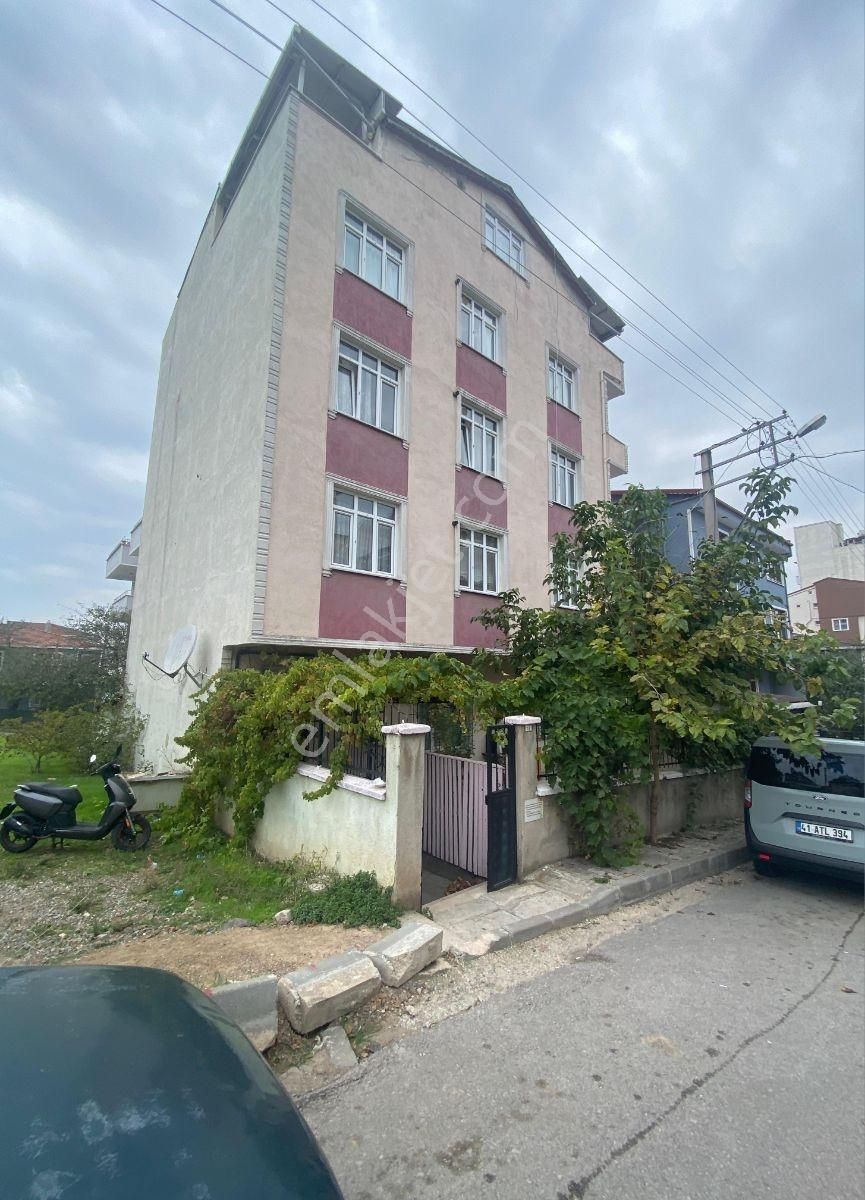 Çayırova Emek Mahallesi' Nde (3+1) Kiralık Daire