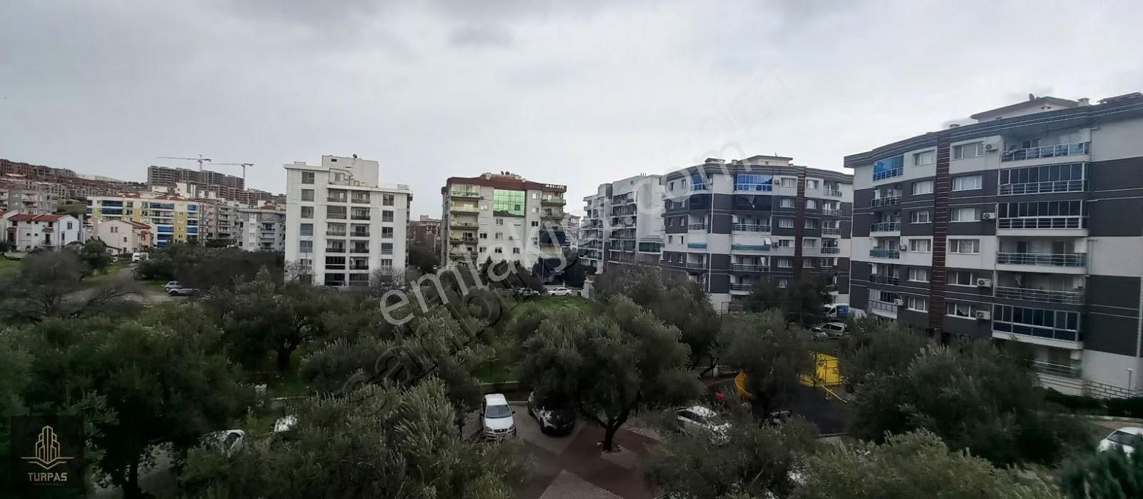 Çiğli İnönü Mah Site İçerisinde Asırlık Zeytin Ağaçlı Daire - Görsel 8