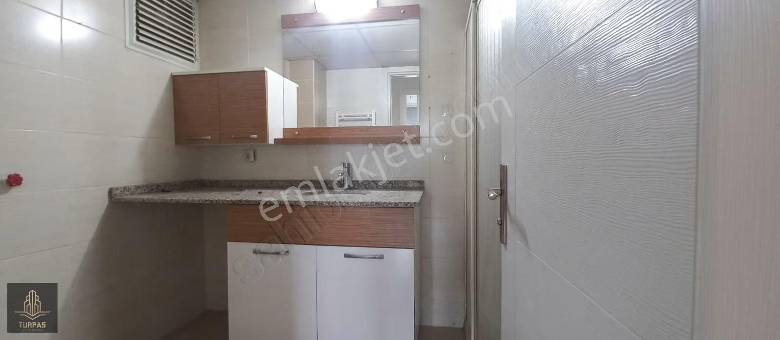 Çiğli İnönü Mah Site İçerisinde Asırlık Zeytin Ağaçlı Daire - Görsel 18