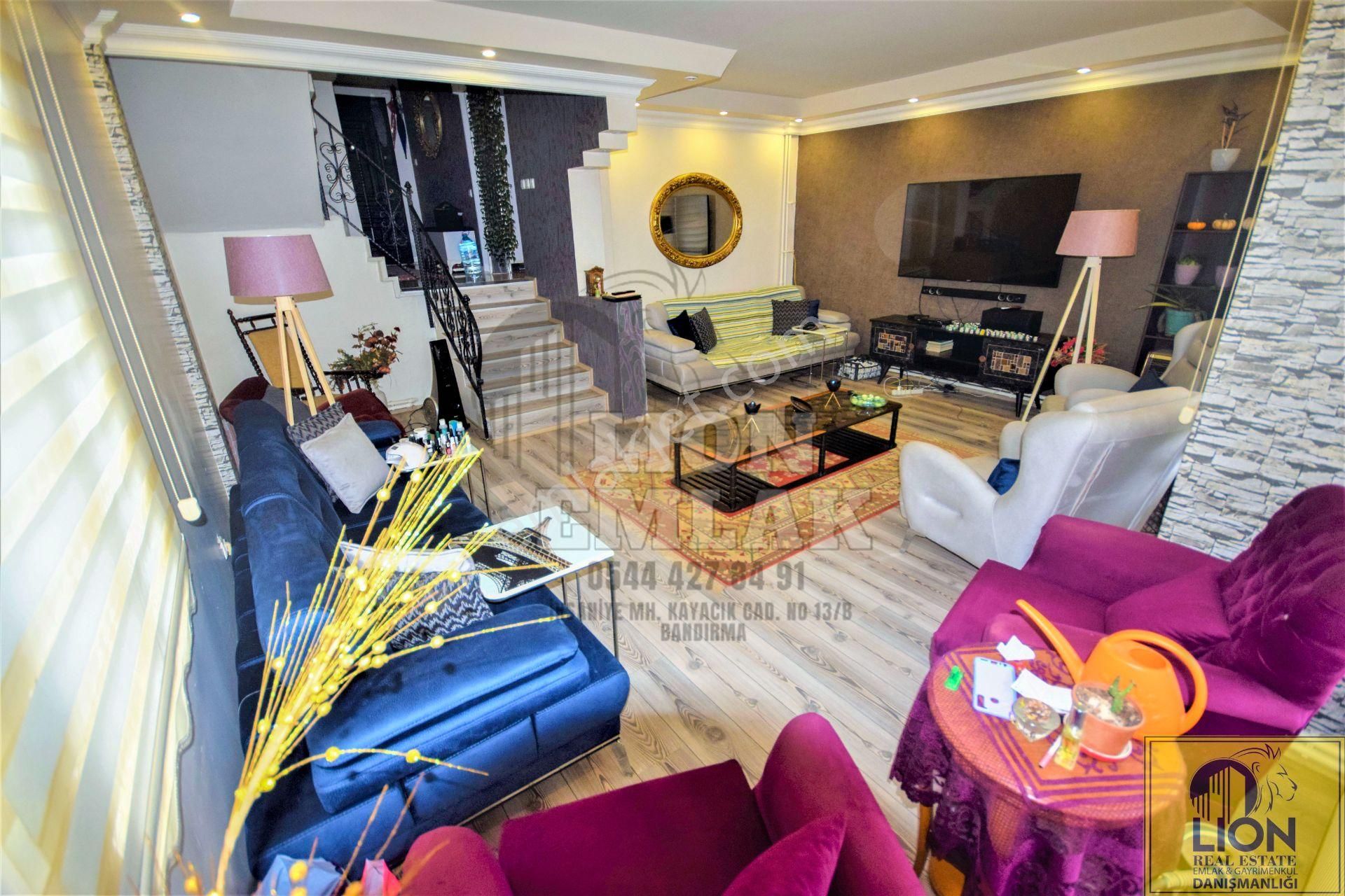 🟨⬛ Lıon Emlak'tan Bandırma Hacıyusuf'ta Deniz Manzaralı Yeniden Tasarlanmış Satılık 200m² Villa⬛🟨