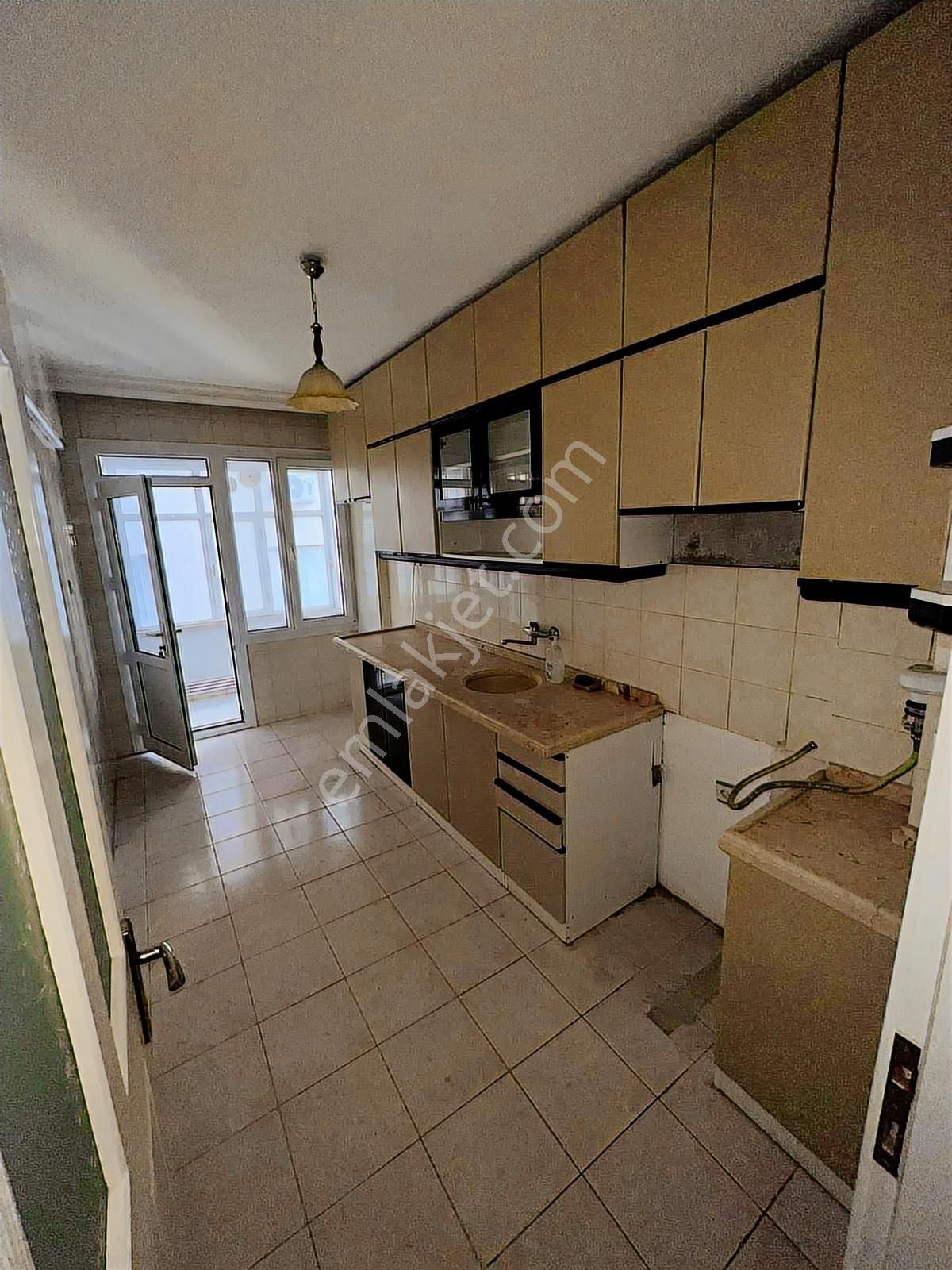 Ertuğrul Mahallesi Şehrin Tam Merkezinde Kiralık 3+1 Daire - Görsel 3