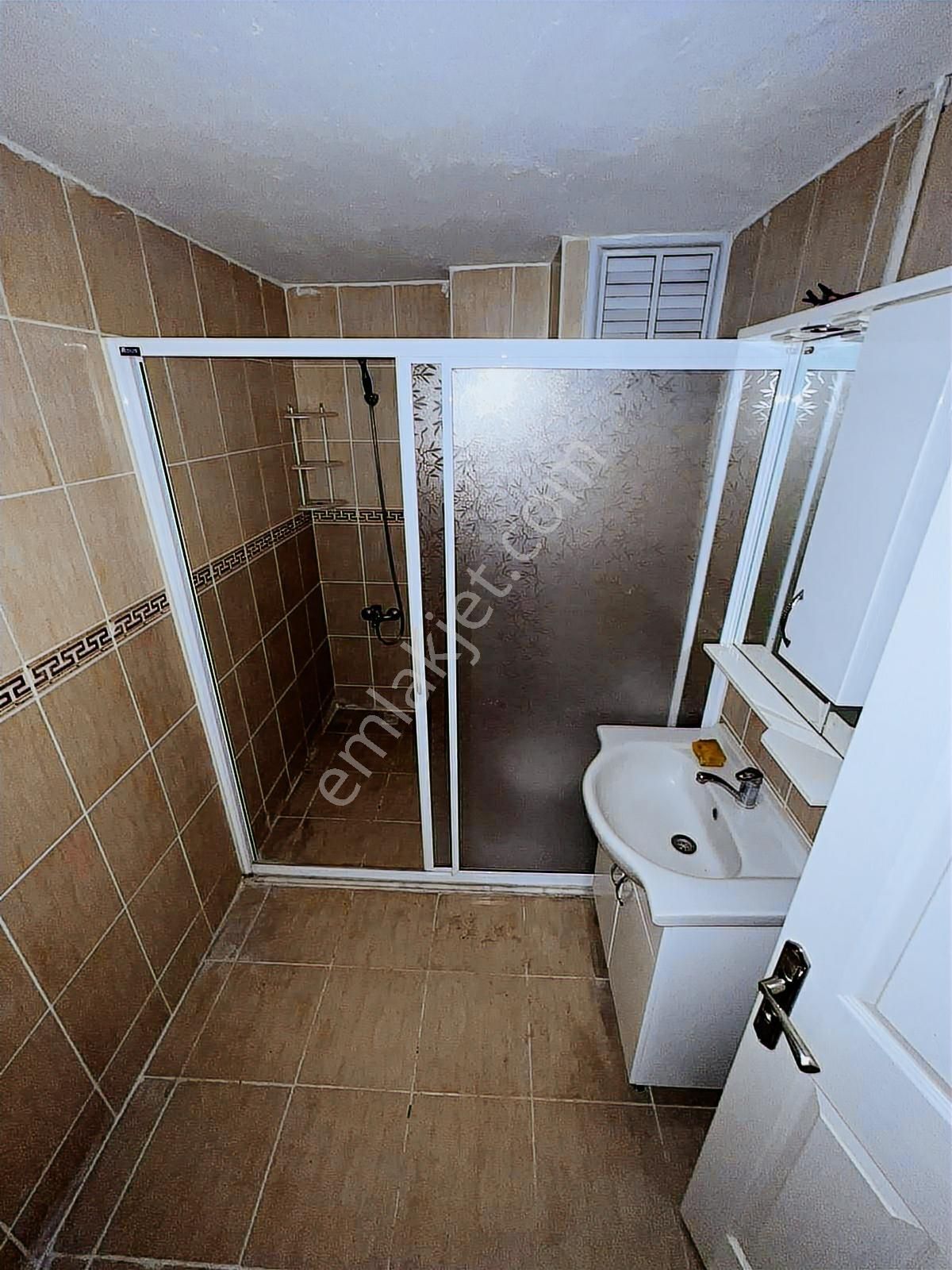 Ertuğrul Mahallesi Şehrin Tam Merkezinde Kiralık 3+1 Daire - Görsel 31