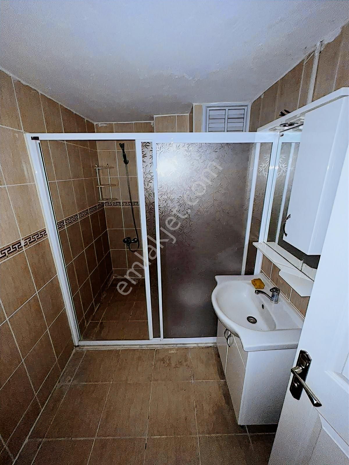 Ertuğrul Mahallesi Şehrin Tam Merkezinde Kiralık 3+1 Daire - Görsel 35