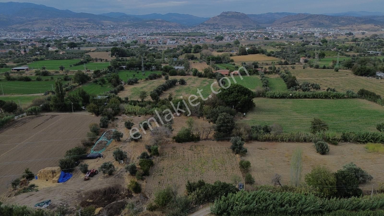 Bergama Bağlar Mevkii Çevre Yoluna 750 Mt Mesafede Satılık Tarla