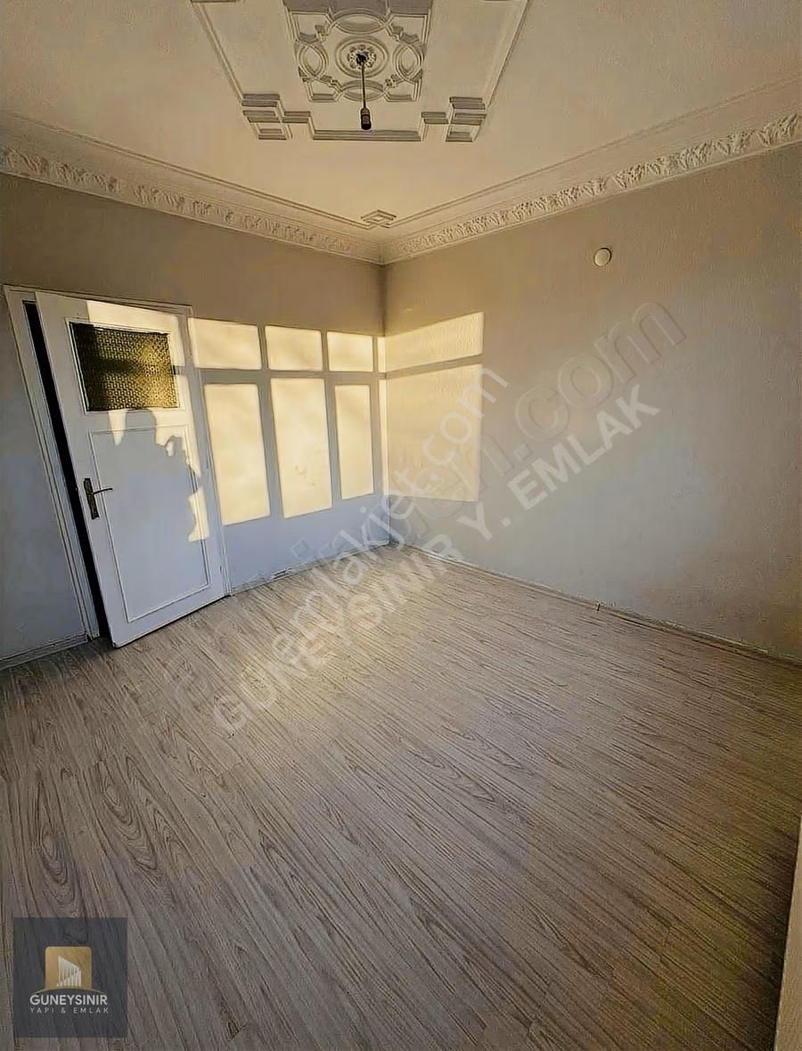 İhsaniye Mah Çarşı Merkeze Yakın Kiralık 2+1 Daire