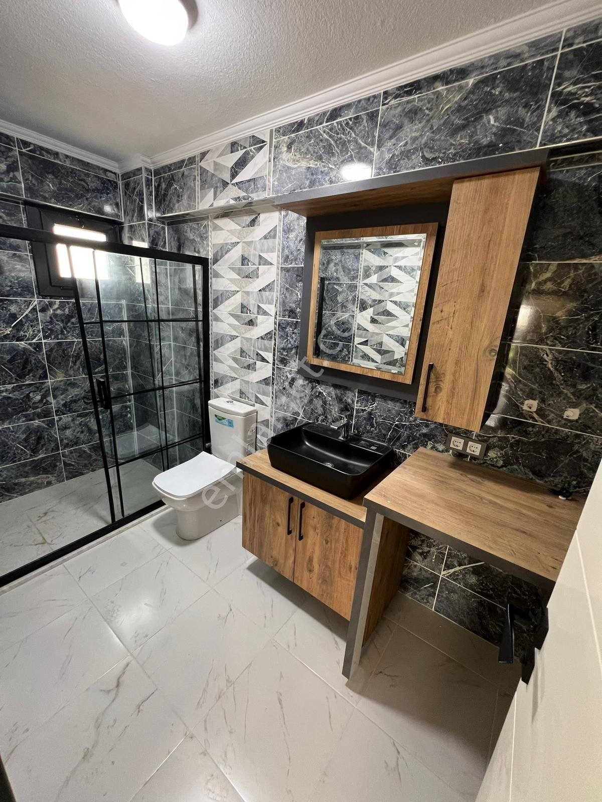 Dikili Cumhuriyet Mah. Çetin Emeç Cad Civarı Satılık 5+1 Villa - Görsel 31