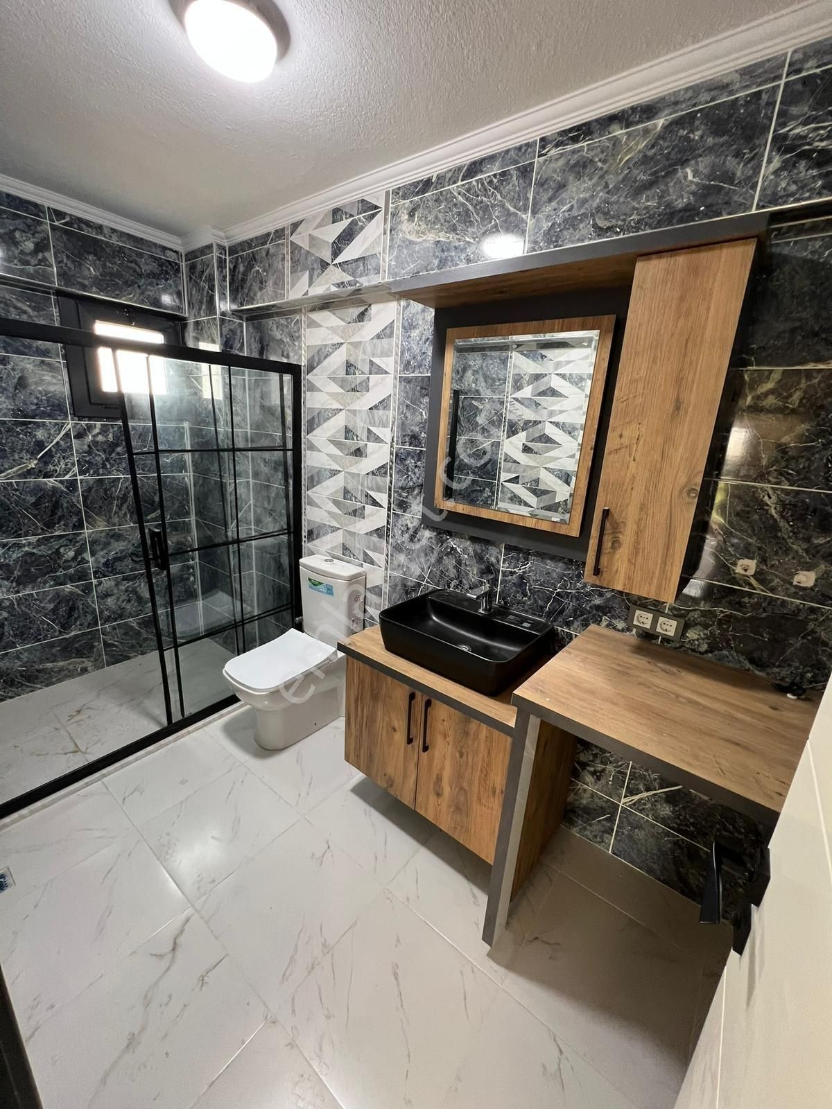 Dikili Cumhuriyet Mah. Çetin Emeç Cad Civarı Satılık 5+1 Villa - Görsel 32