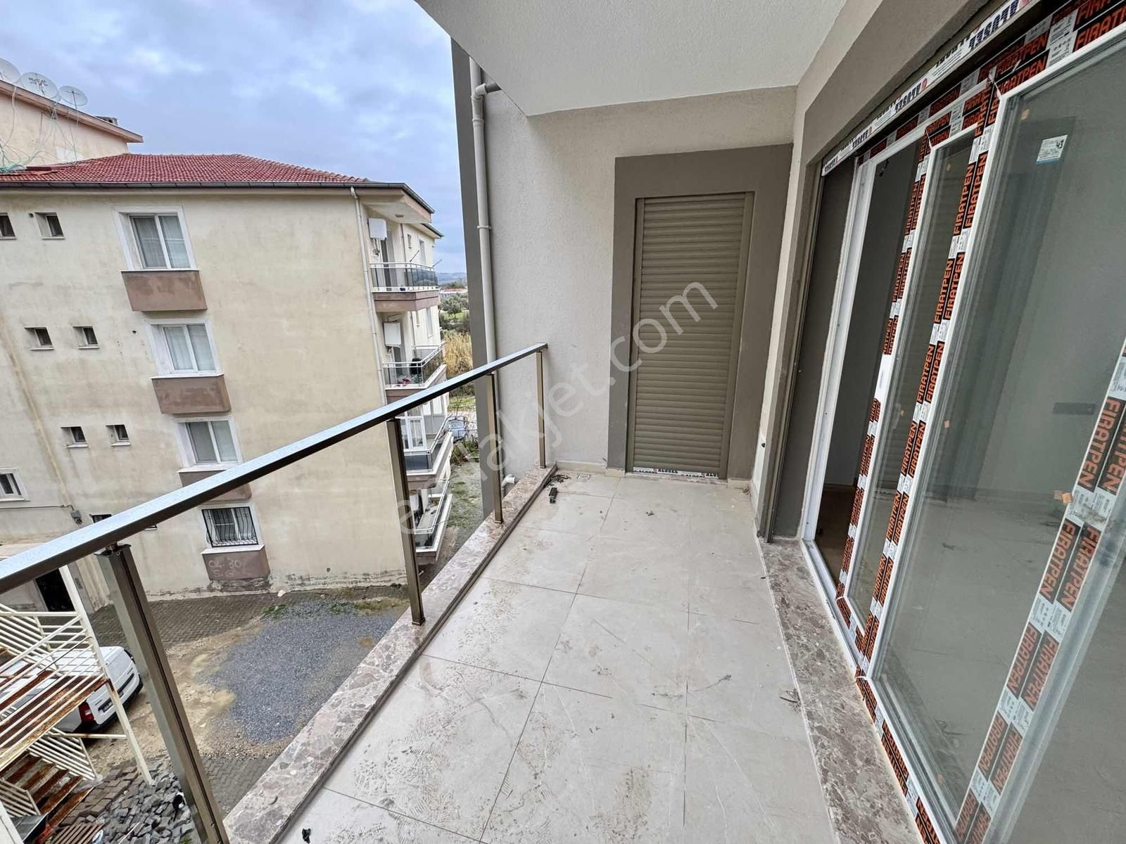 Kuşadası'nda Kapalı Otoparklı Havuzlu Ebeveyn Banyolu 2+1 Daire - Görsel 7