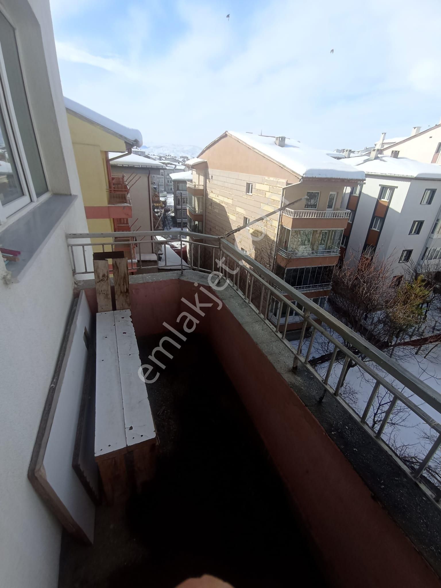 Sivas Yıldız Gayrimenkul'den Emek Mah. 3+1 Masrafsız Kiralık Daire! - Görsel 9