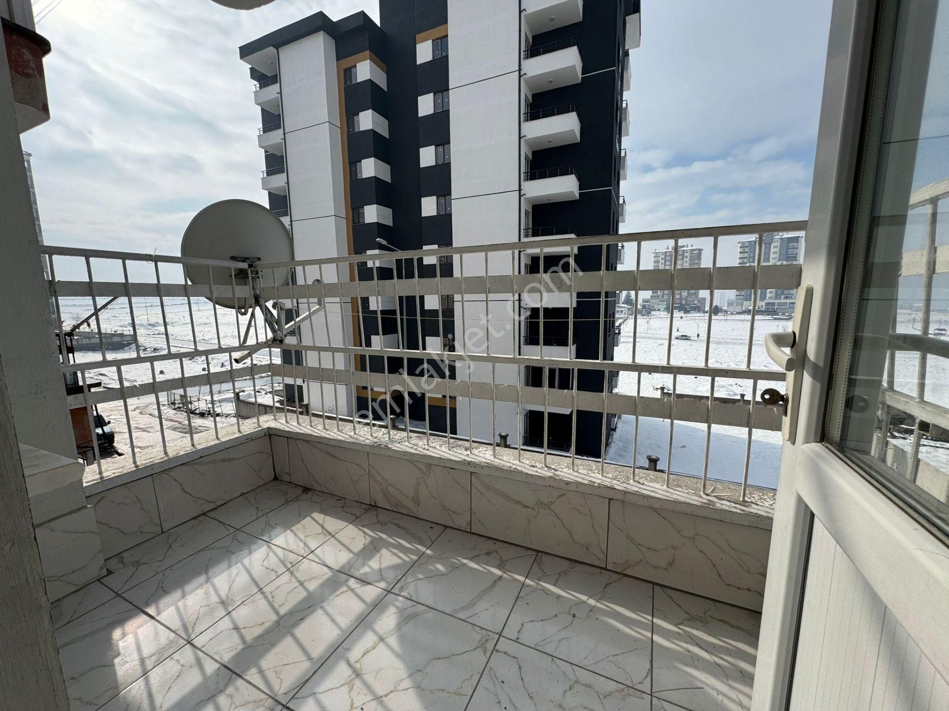 Arslan Mülk Ofisi // Tavlusunda 3+1 Yapılı Ara Kat Fırsat Dairesi - Görsel 3