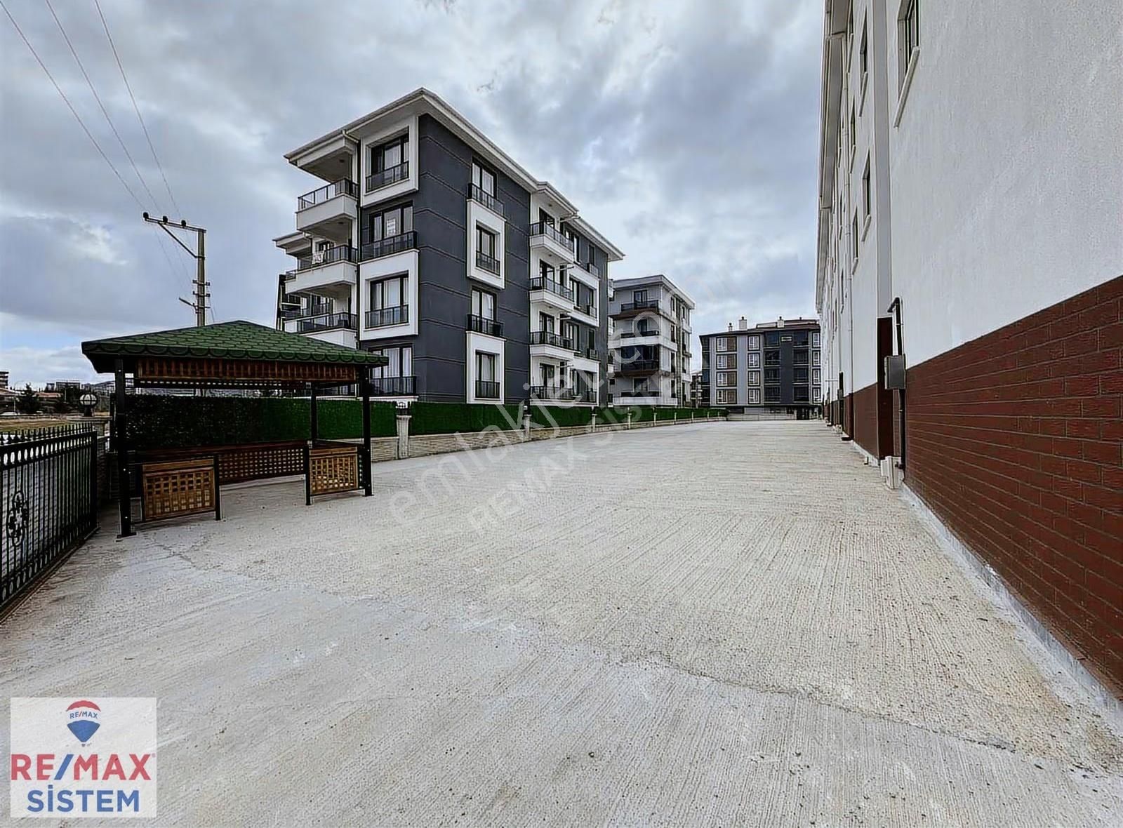 Ayrı Mutfak-ebeveyn Banyolu Geniş 2+1 Daire - Görsel 13