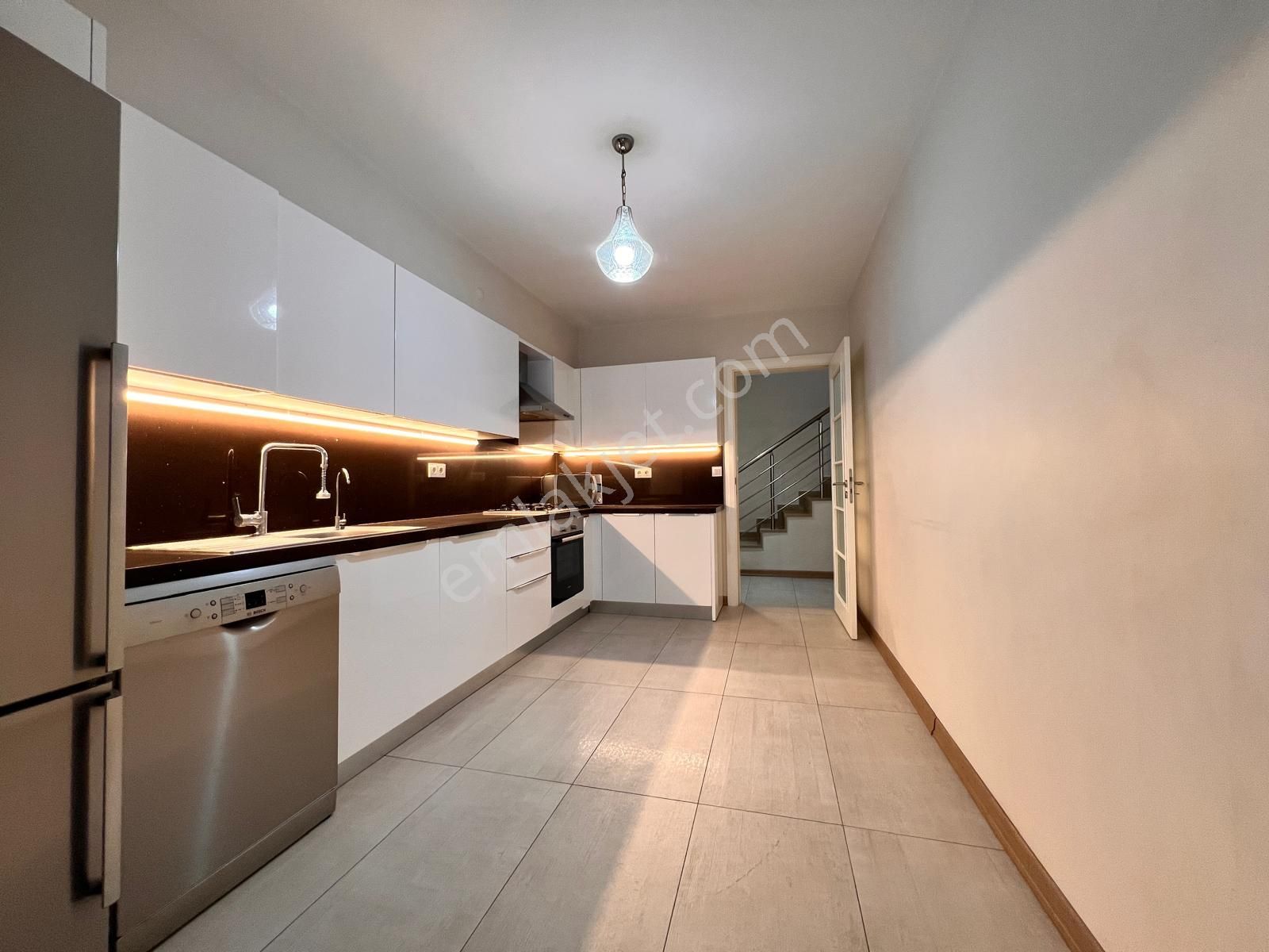 Marmaris Merkezde Eşyalı 3+1 Dubleks | Geniş, Aydınlık, Kaçırılmayacak Fırsat - Görsel 9