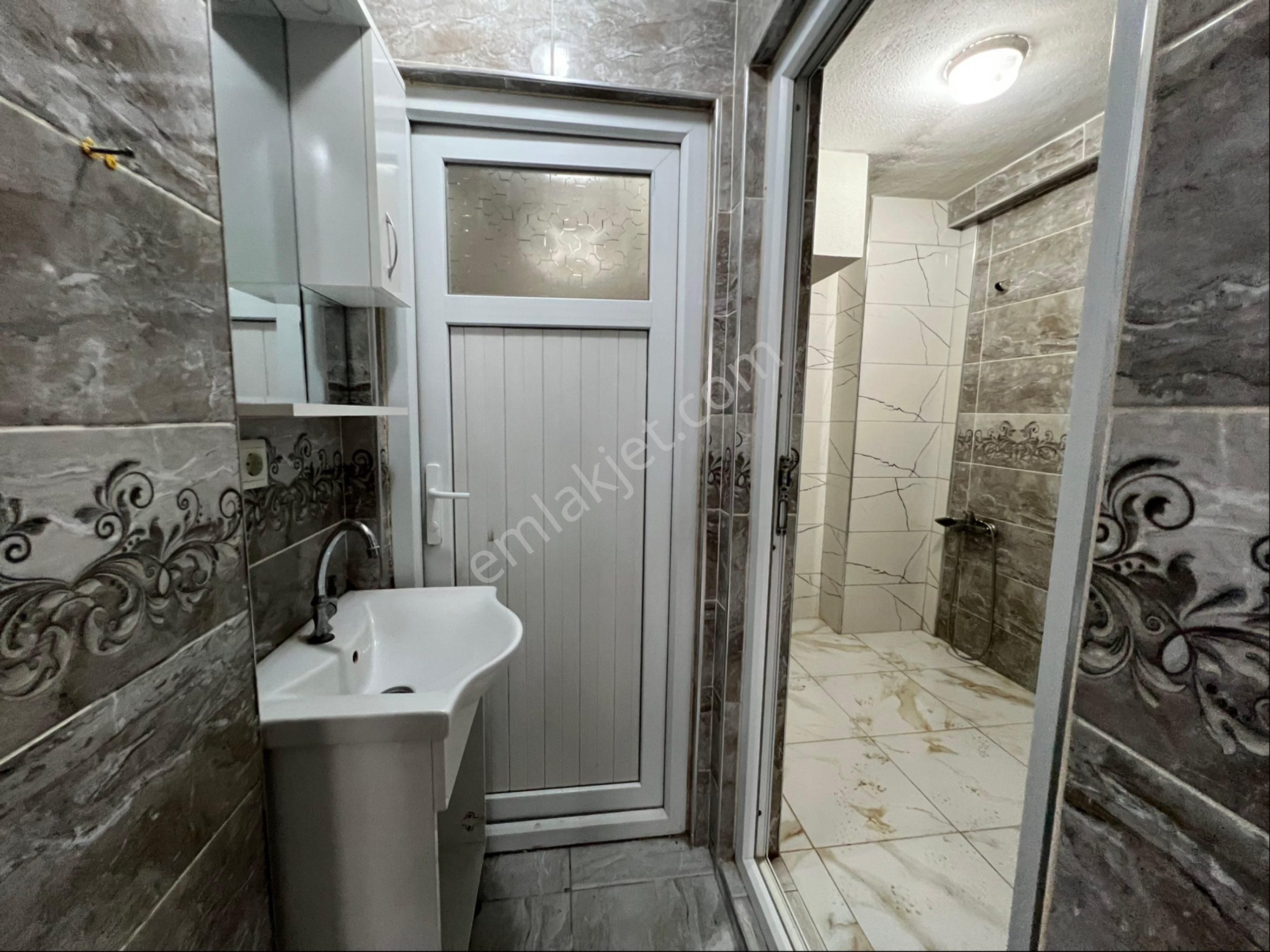 Roma' Dan Akhisar Mahallesin' De Satılık Daire - Görsel 11