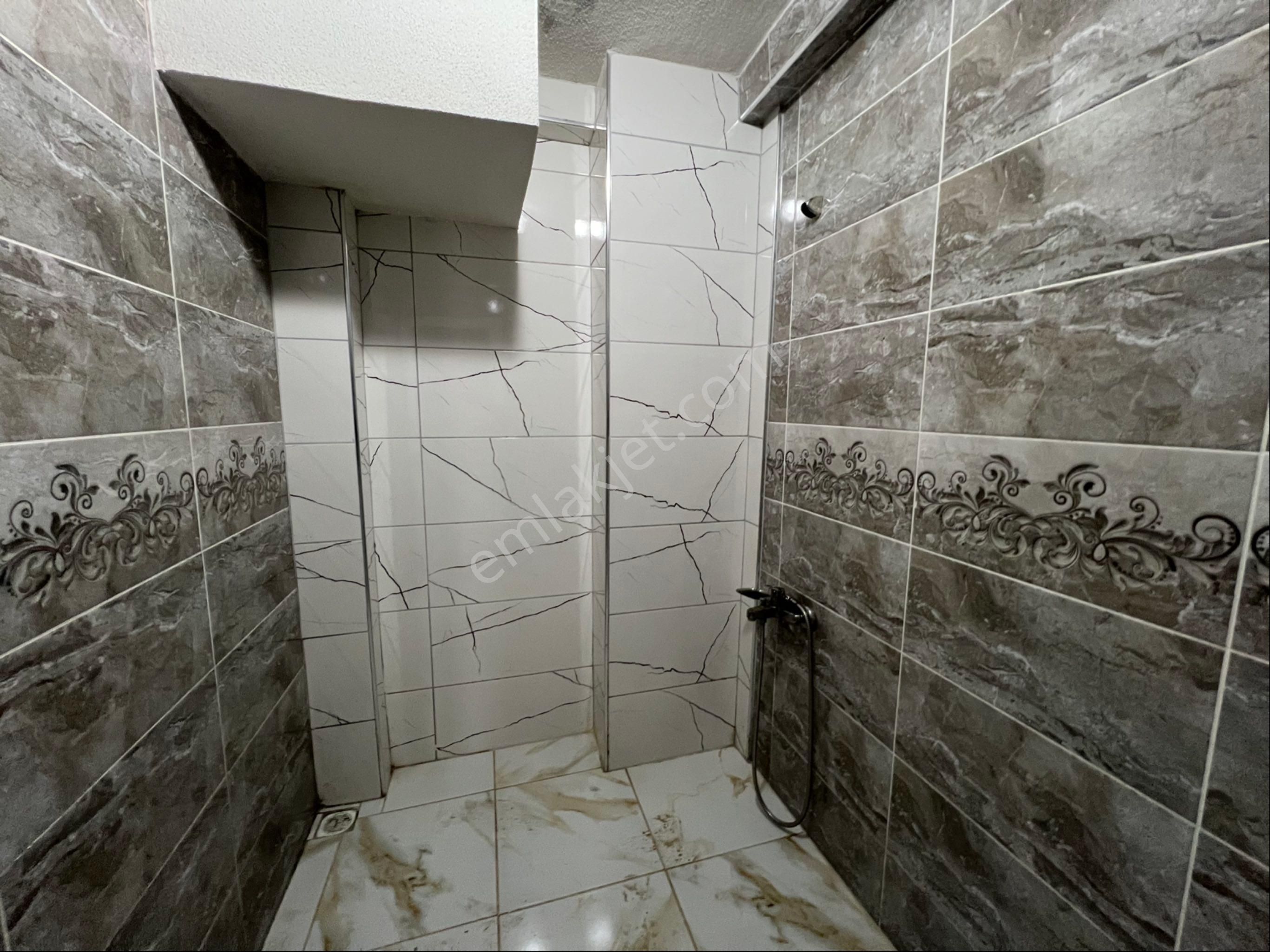 Roma' Dan Akhisar Mahallesin' De Satılık Daire - Görsel 12