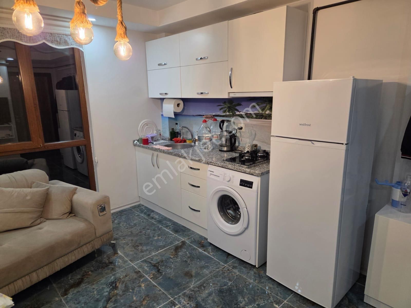 Tekkeköyde Saatılık 1+1 Apart