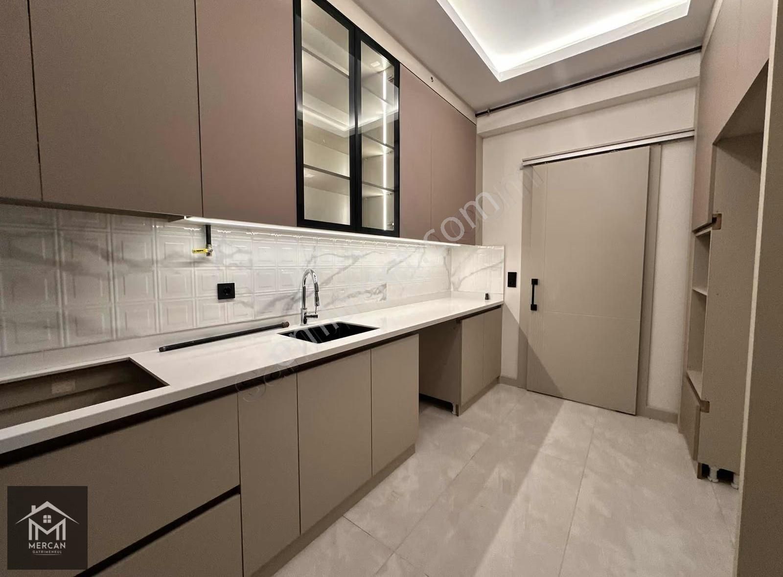 Mercan'dan Yenişafak Mevki Seçkin Mimariye Sahip Sıfır 2+1 Daire - Görsel 20