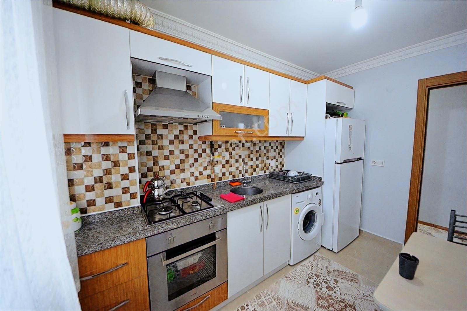 Acil Satılık Güvenlikli Sitede Ara Katta Asansörlü Fırsat Daire - Görsel 15