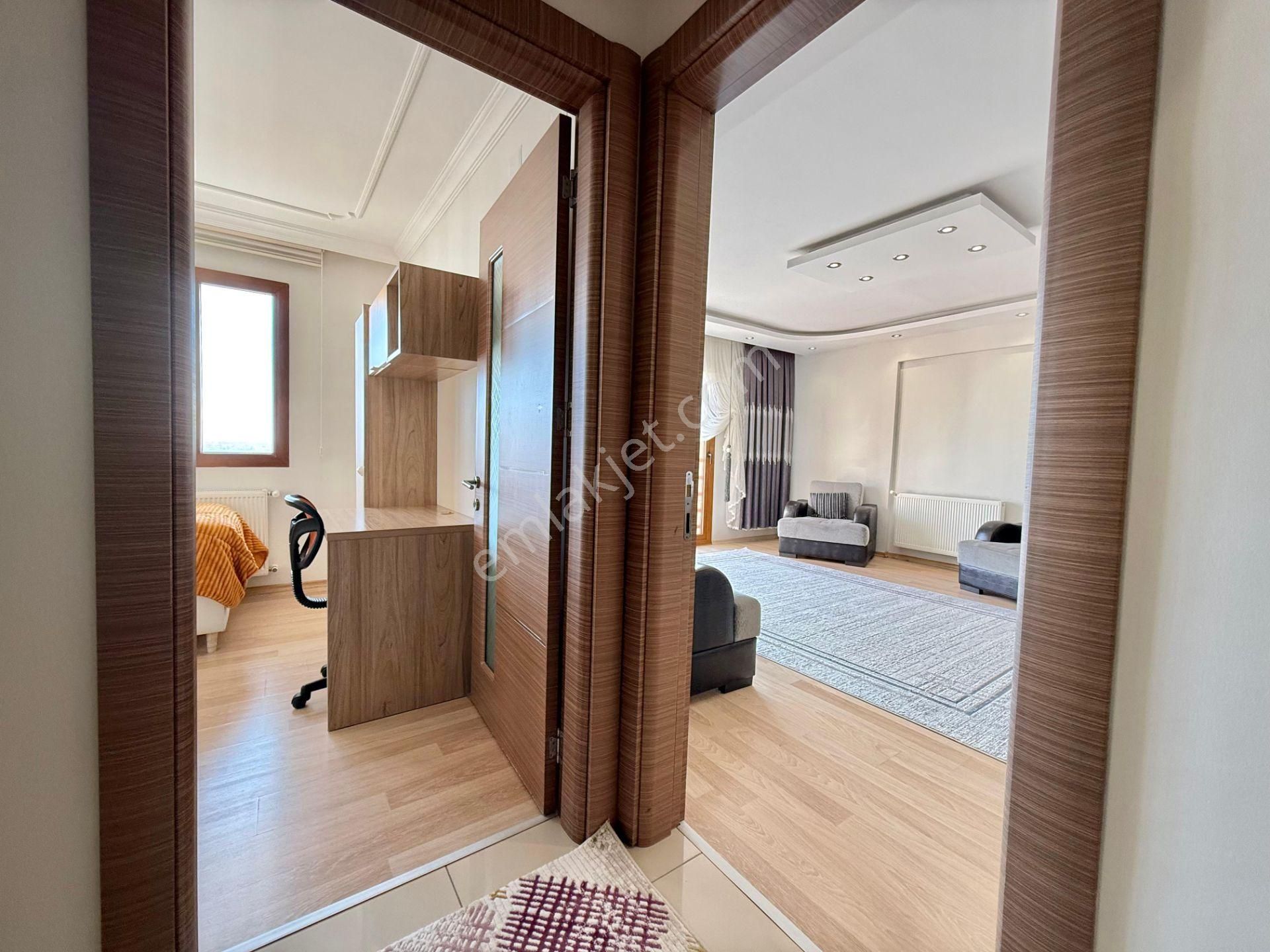 Cumhuriyet Mahallesi Site İçi 3+1 145m2 10 Katlının 9 Katı Full Özelikli Petek Kombili - Görsel 4