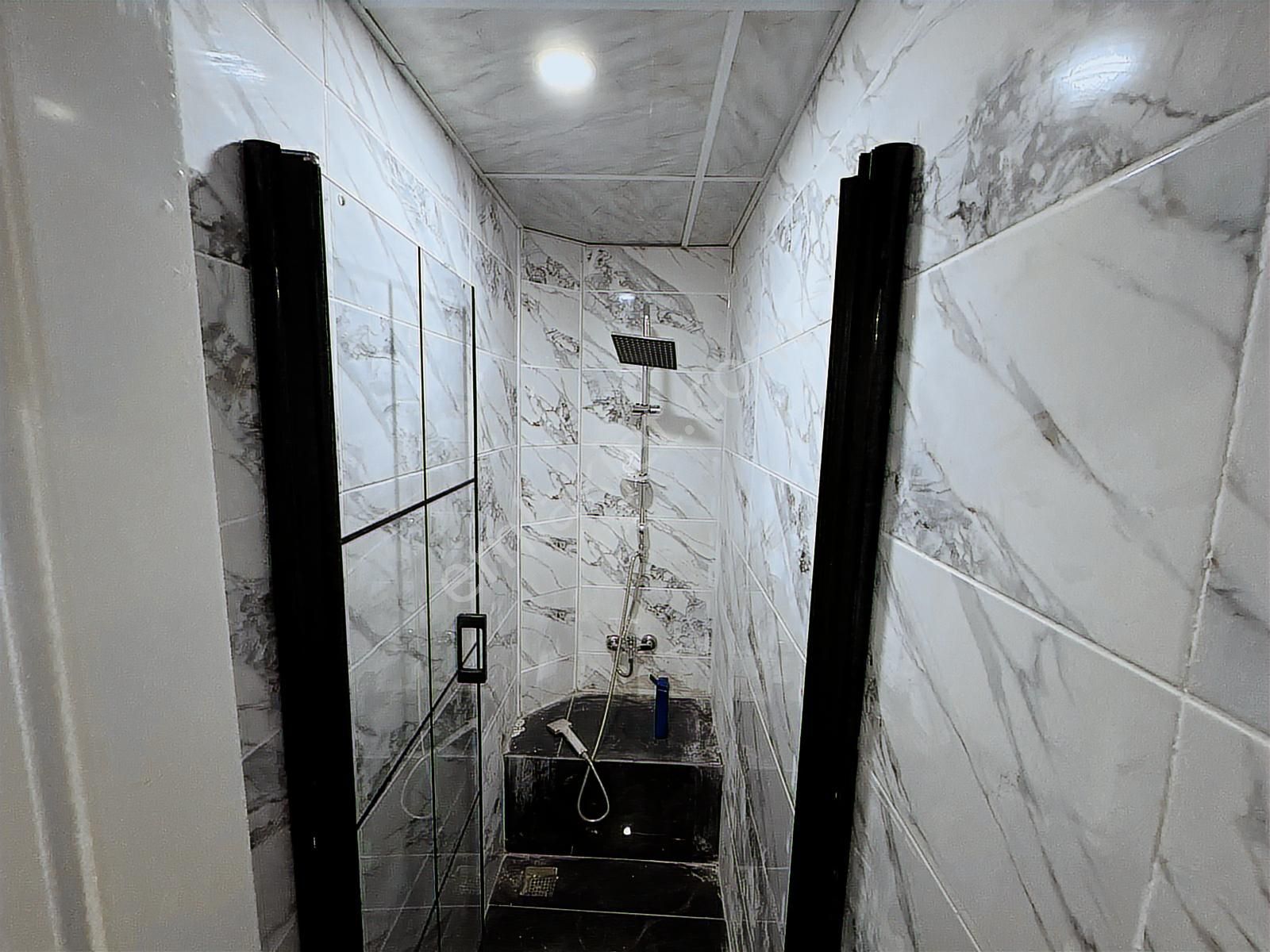 World İlkevim'den Küçük Akziyaret Kiracılı Havuzlu Satılık Villa - Görsel 25