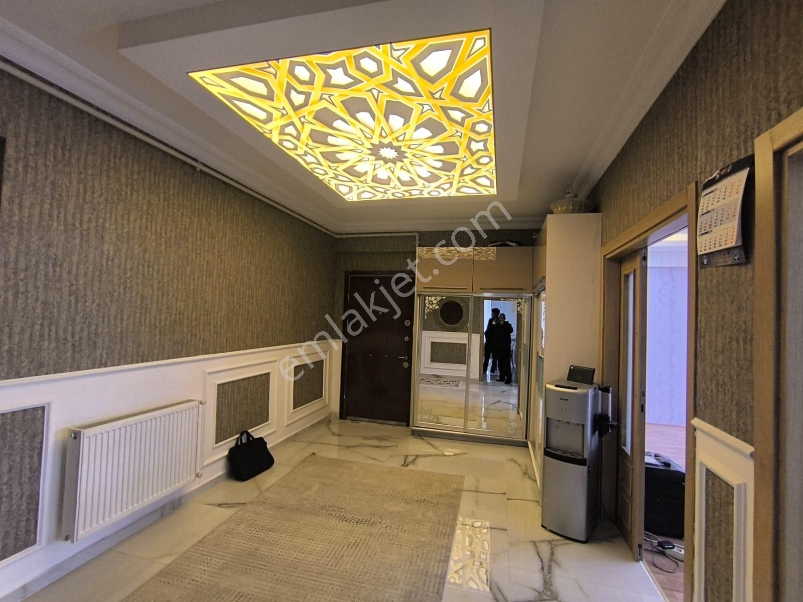 World İlkevim'den 35 Metre De, Ana Yola Cephe Lüks 4+1 Daire - Görsel 6